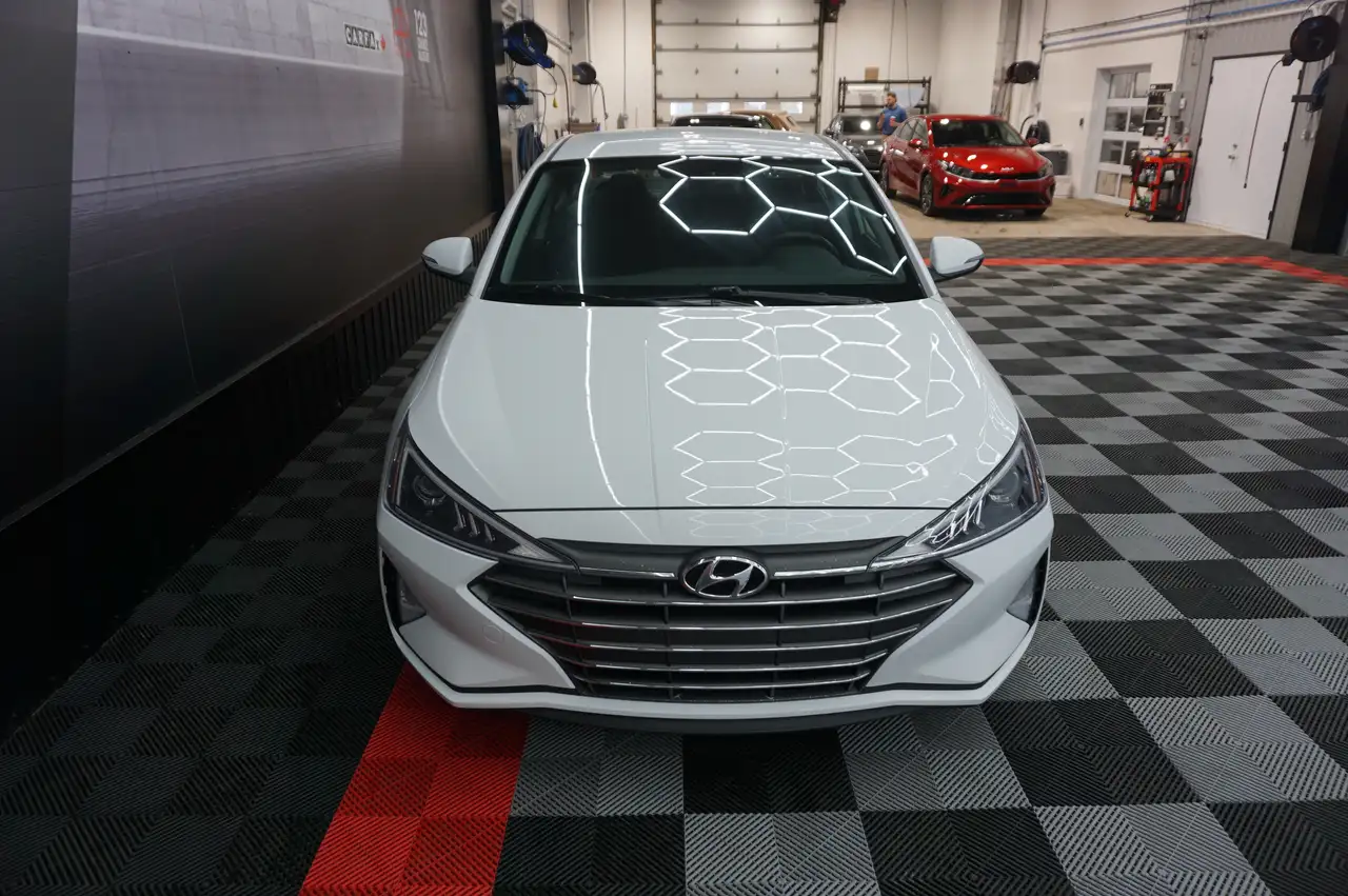 Hyundai ELANTRA снимка Hyundai ELANTRA