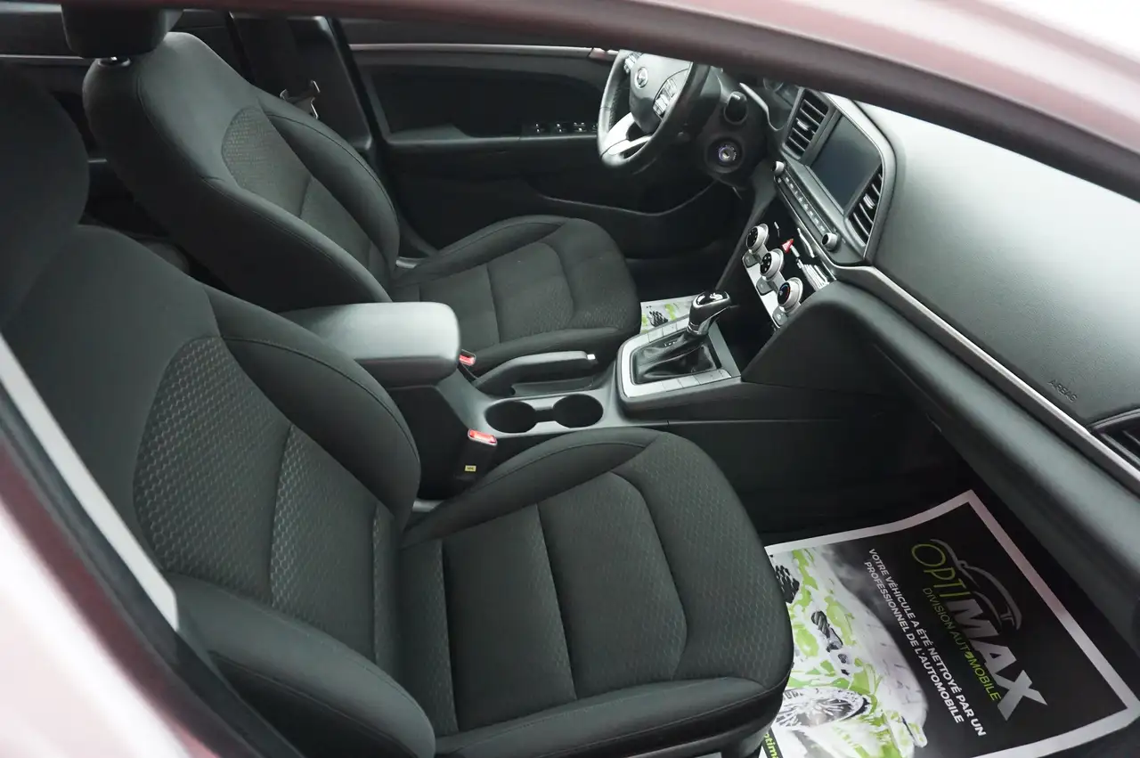 Hyundai ELANTRA снимка Hyundai ELANTRA
