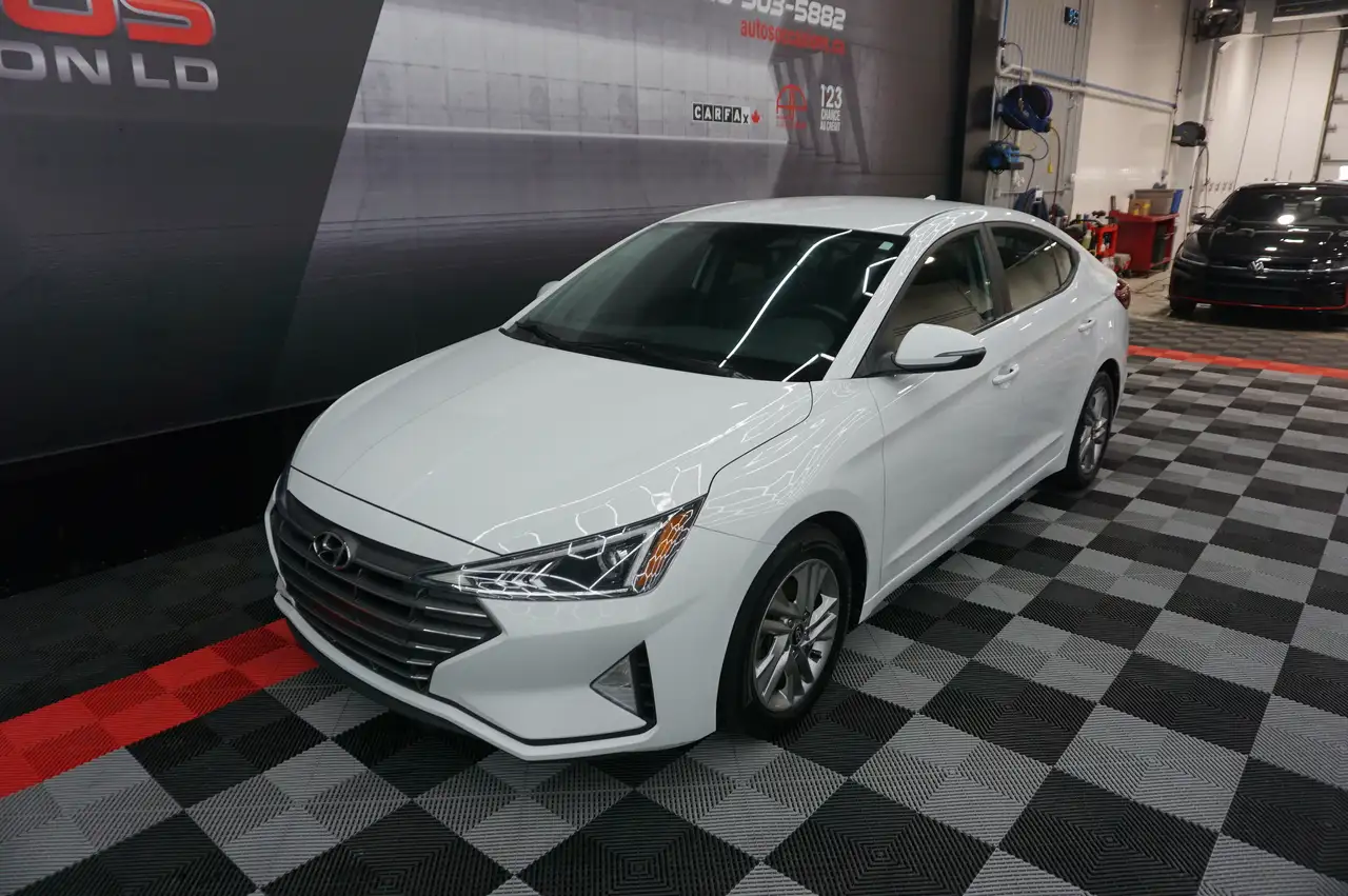 Hyundai ELANTRA снимка Hyundai ELANTRA
