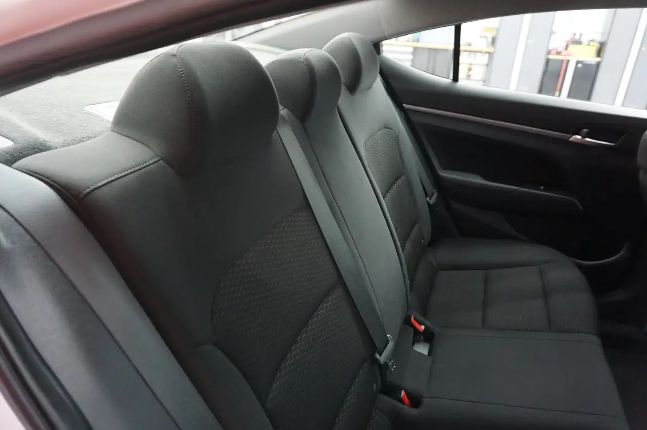 Hyundai ELANTRA снимка Hyundai ELANTRA