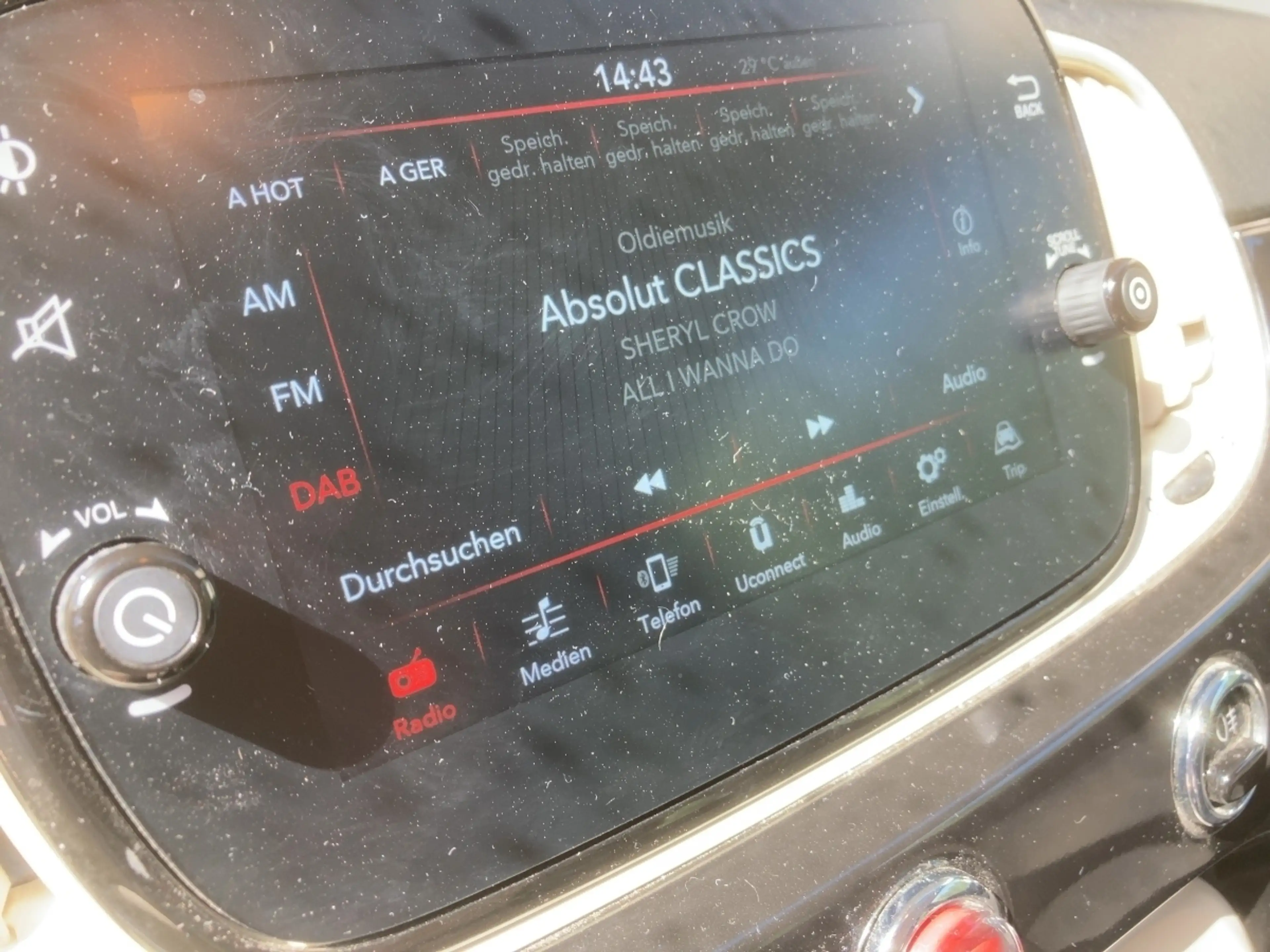 Fiat 500C MY22 1.0 GSE Hybrid DOLCEVITA 51kW — photo 11