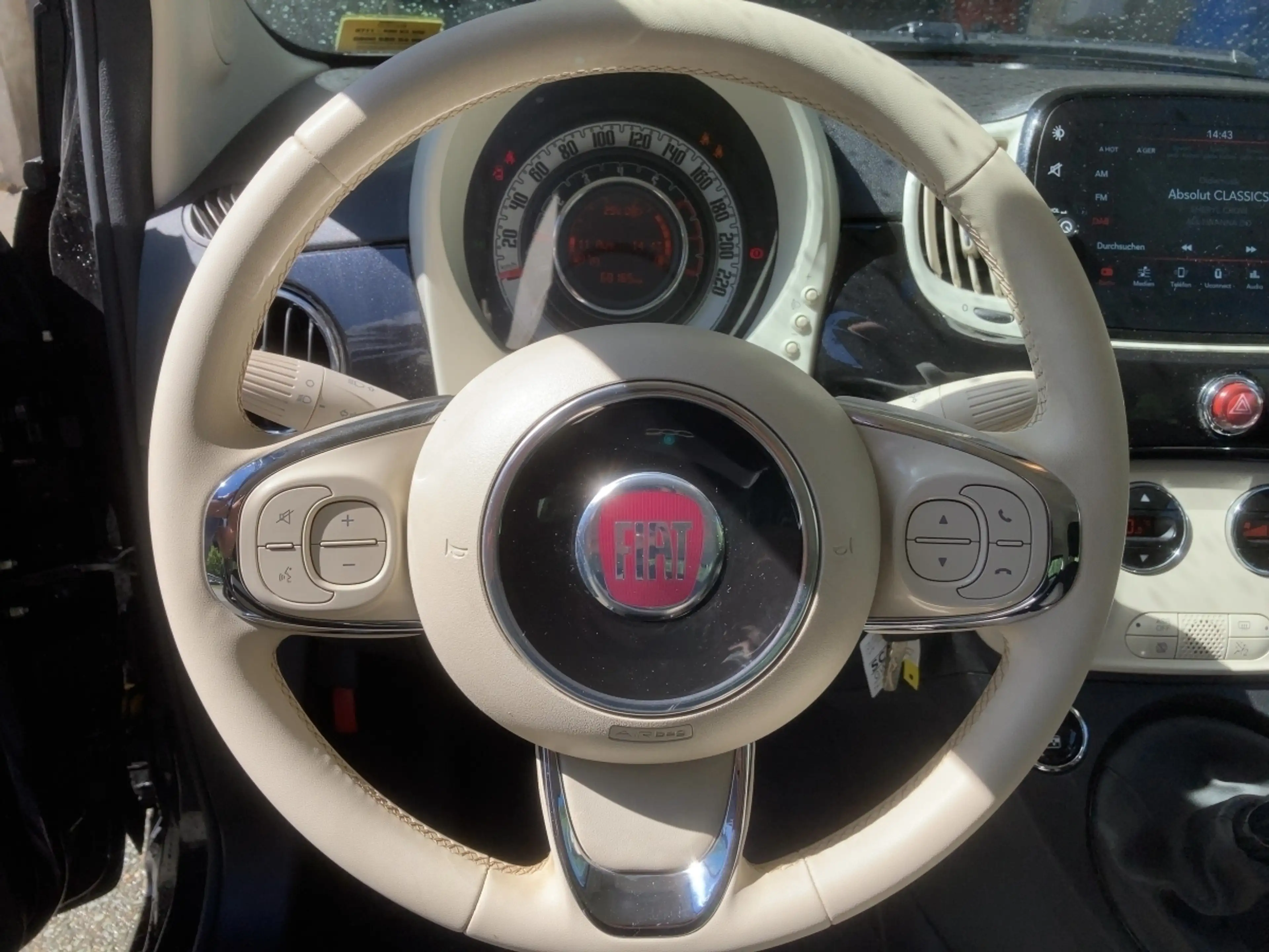 Fiat 500C MY22 1.0 GSE Hybrid DOLCEVITA 51kW — photo 10