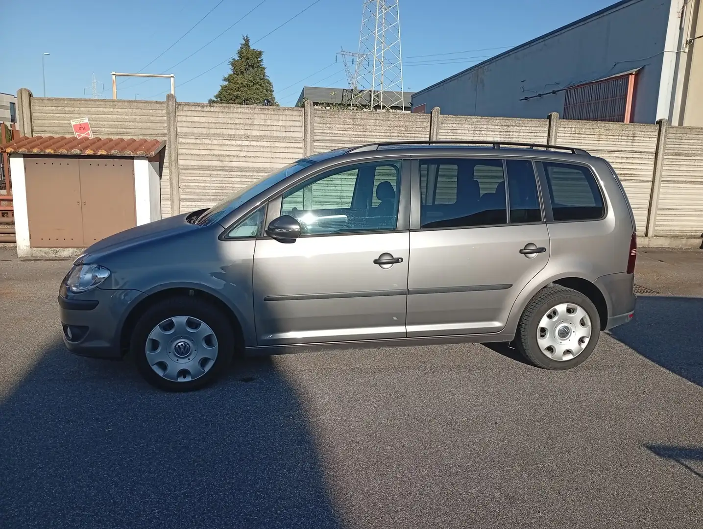 Volkswagen Touran 1.4 16V TSI 150CV Trendline Ecofuel Grigio - 2