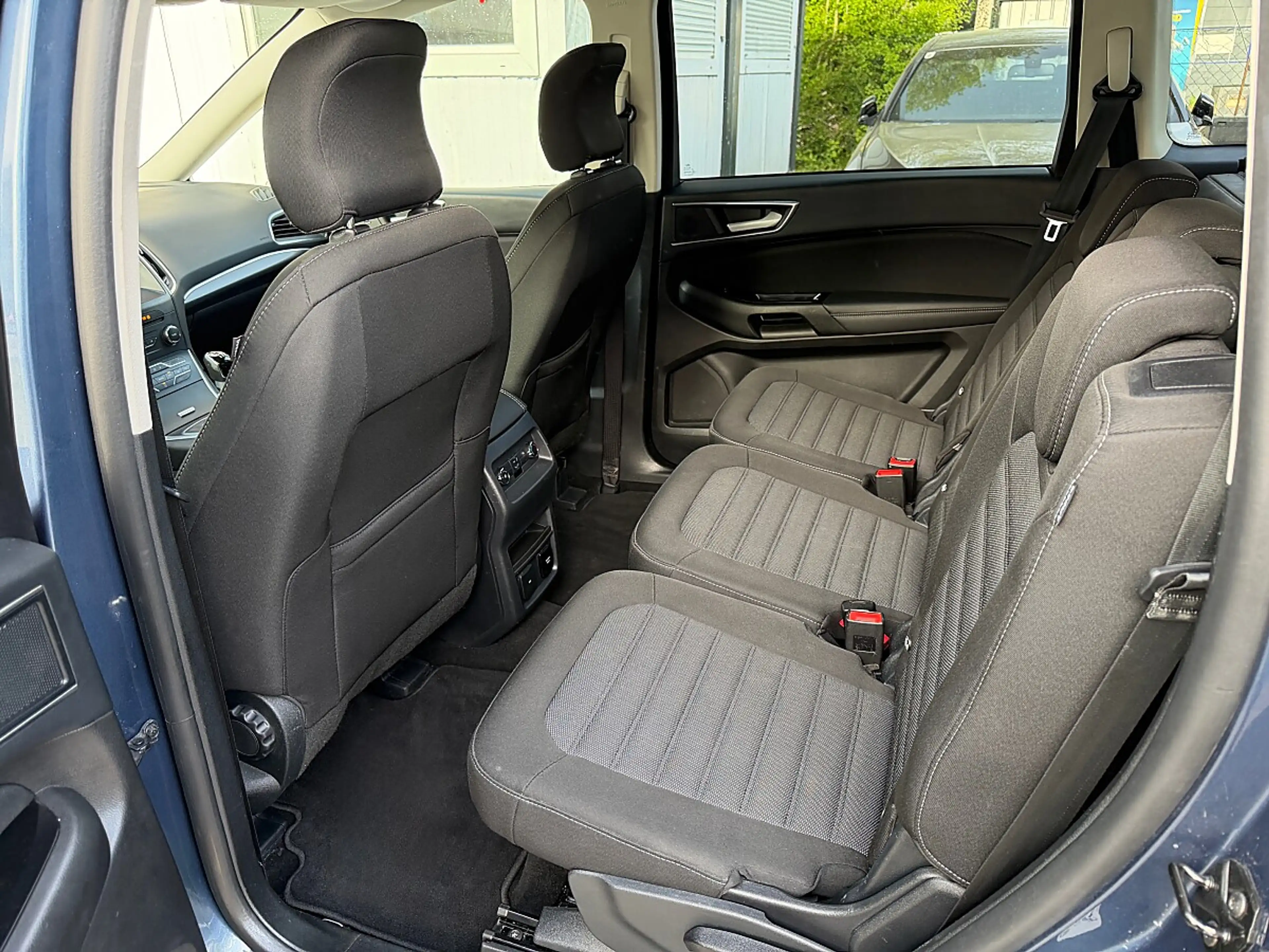 Ford Galaxy 2,0 EcoBlue SCR Titanium — photo 14