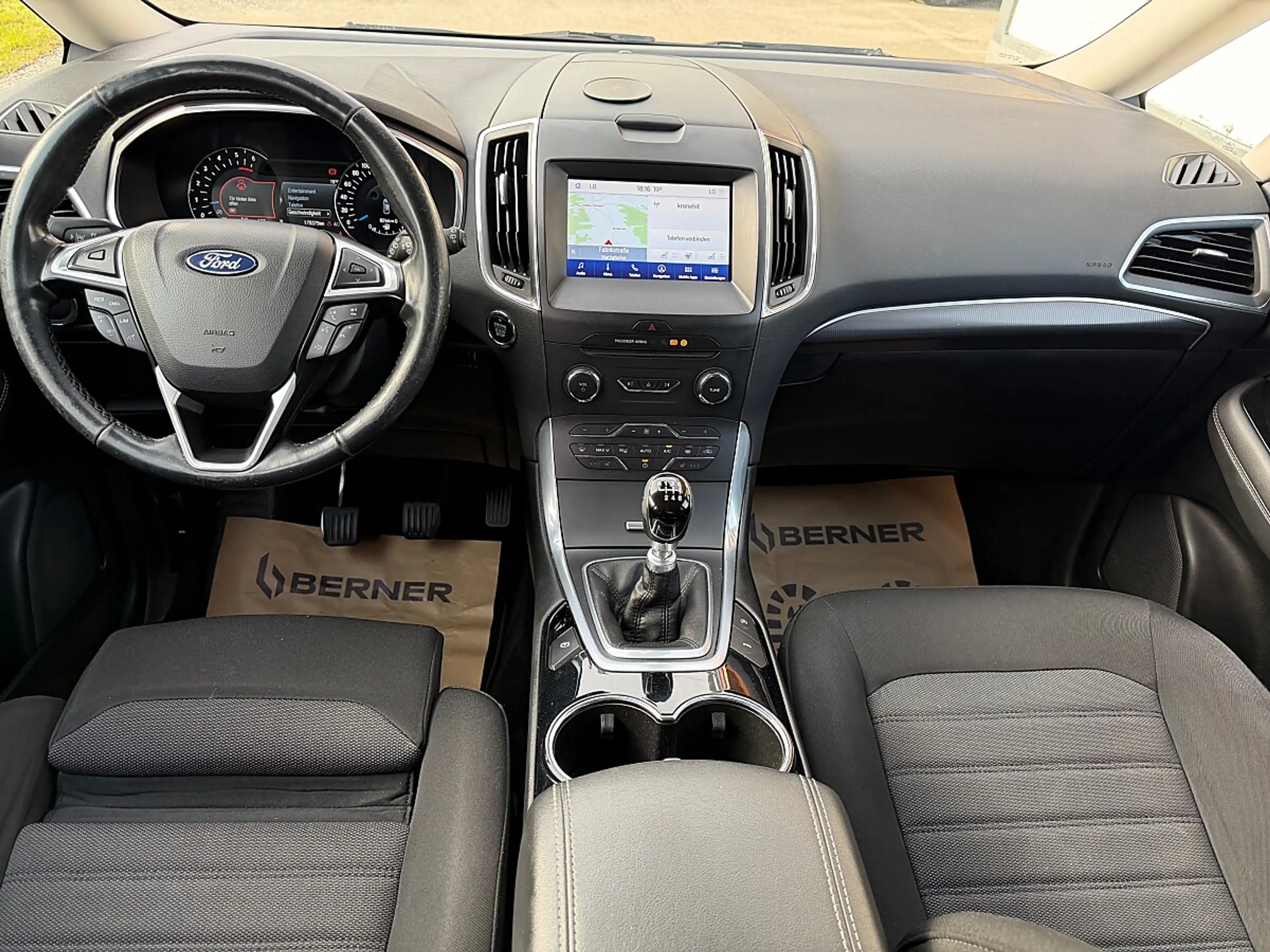 Ford Galaxy 2,0 EcoBlue SCR Titanium — photo 11