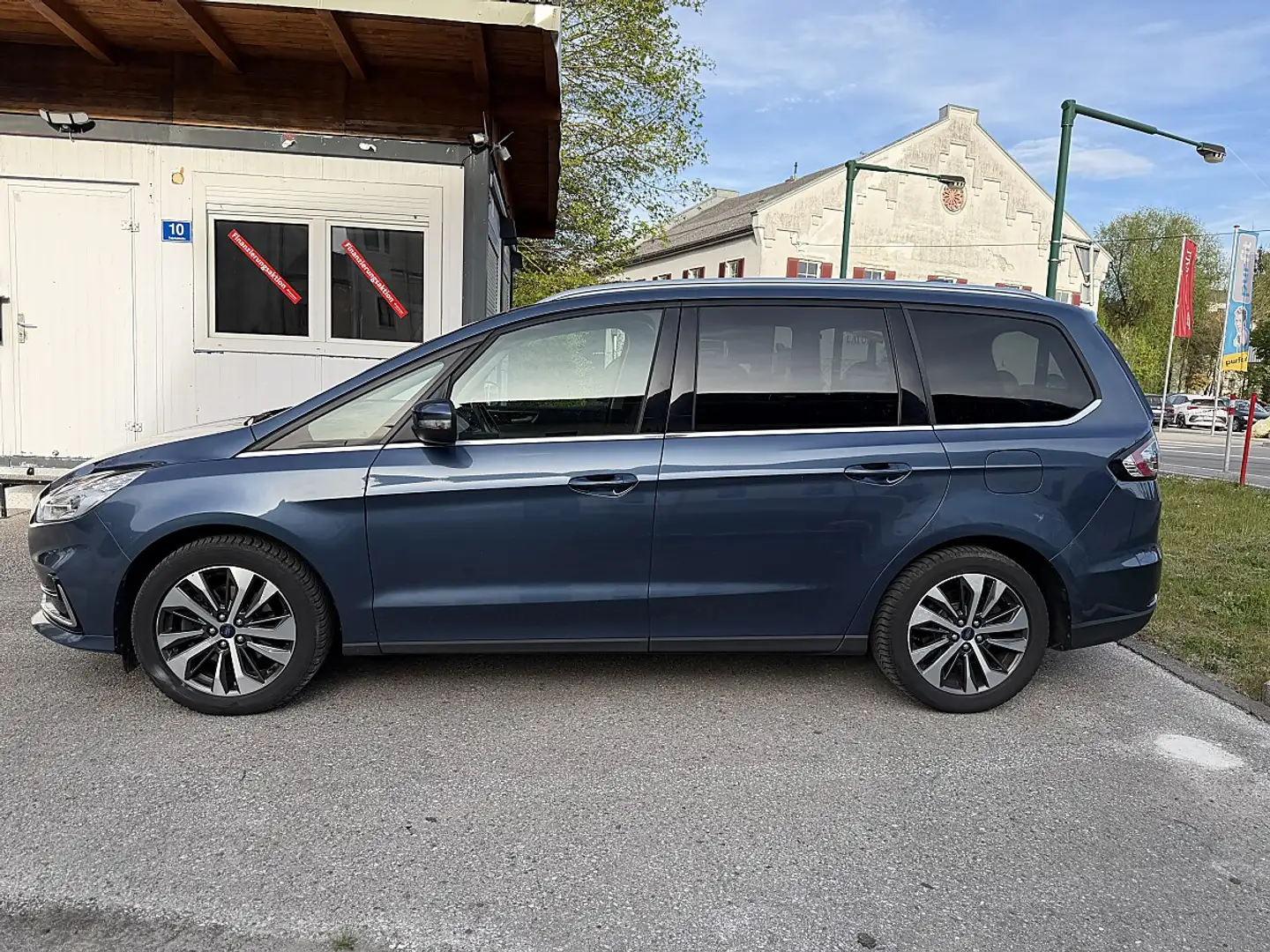Ford Galaxy 2,0 EcoBlue SCR Titanium Blau - 2