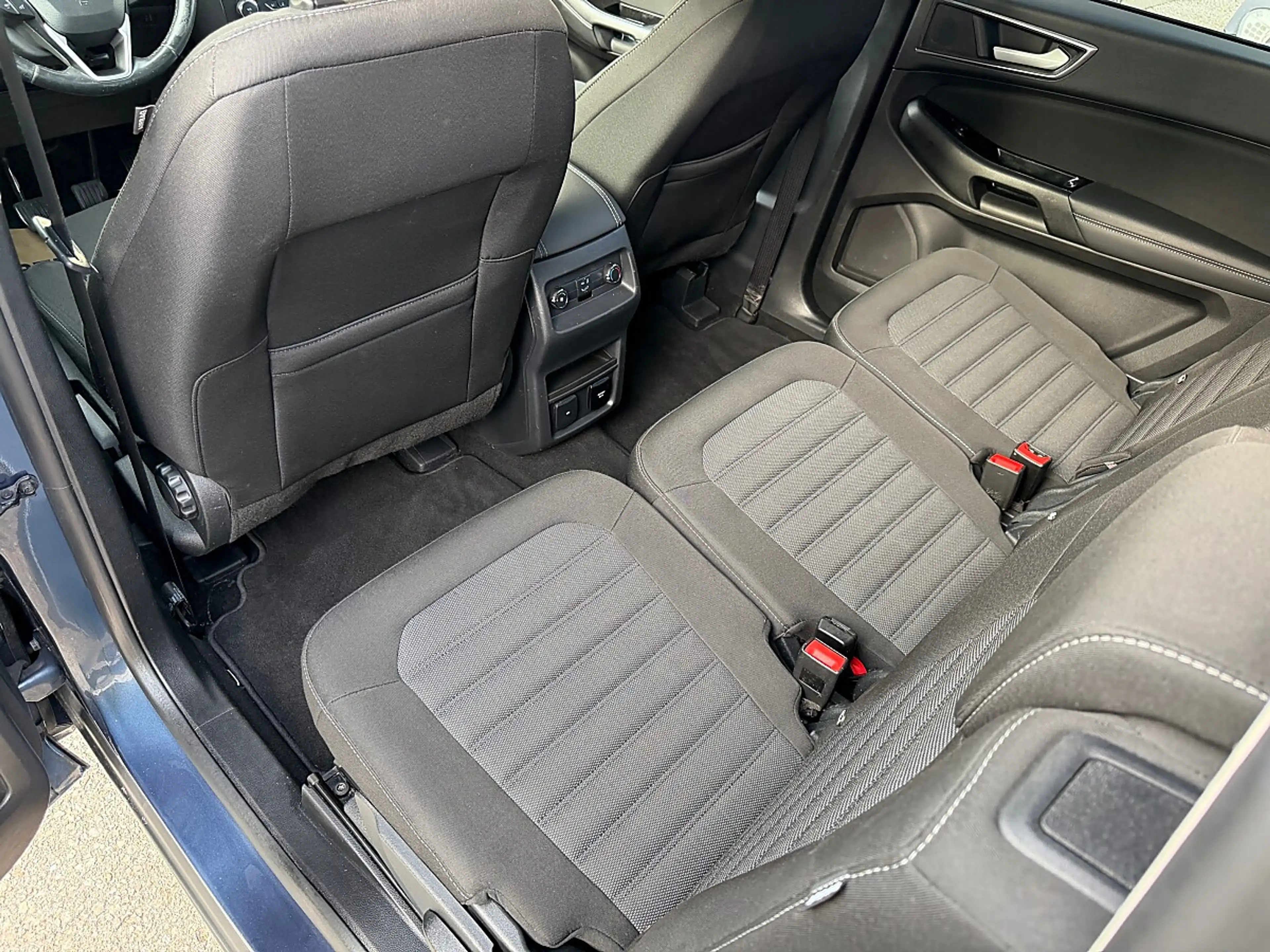 Ford Galaxy 2,0 EcoBlue SCR Titanium — photo 15