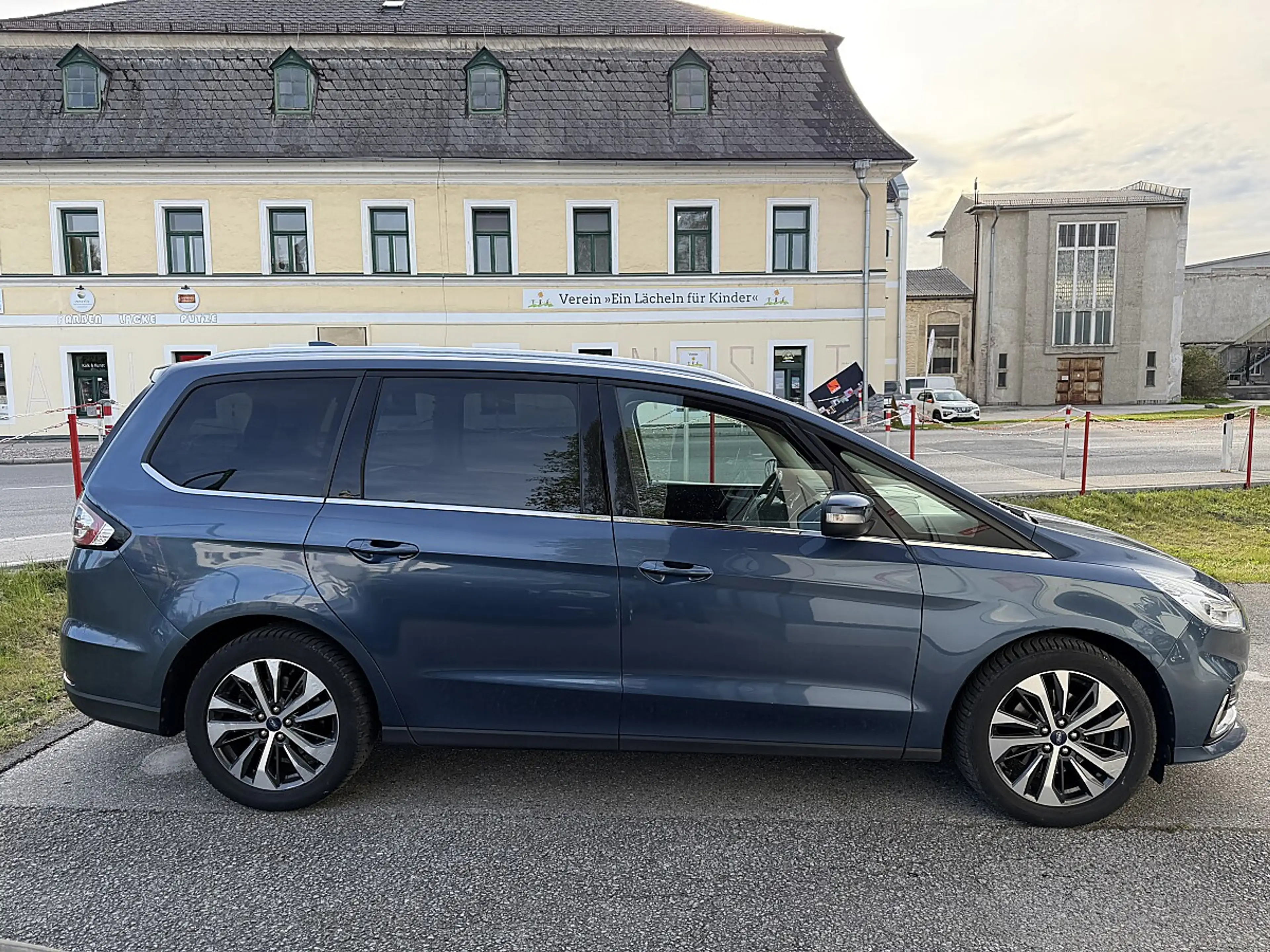 Ford Galaxy 2,0 EcoBlue SCR Titanium — photo 6