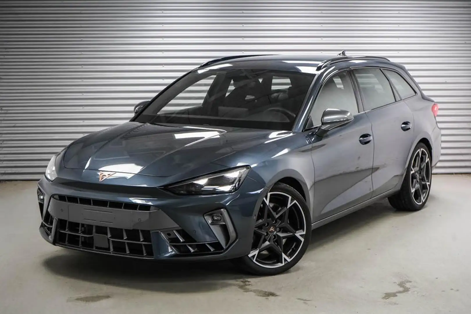 CUPRA Leon Sportstourer ST 2,0 TSI DSG 4x4 VZ - LAGER 245 ... Gris - 1