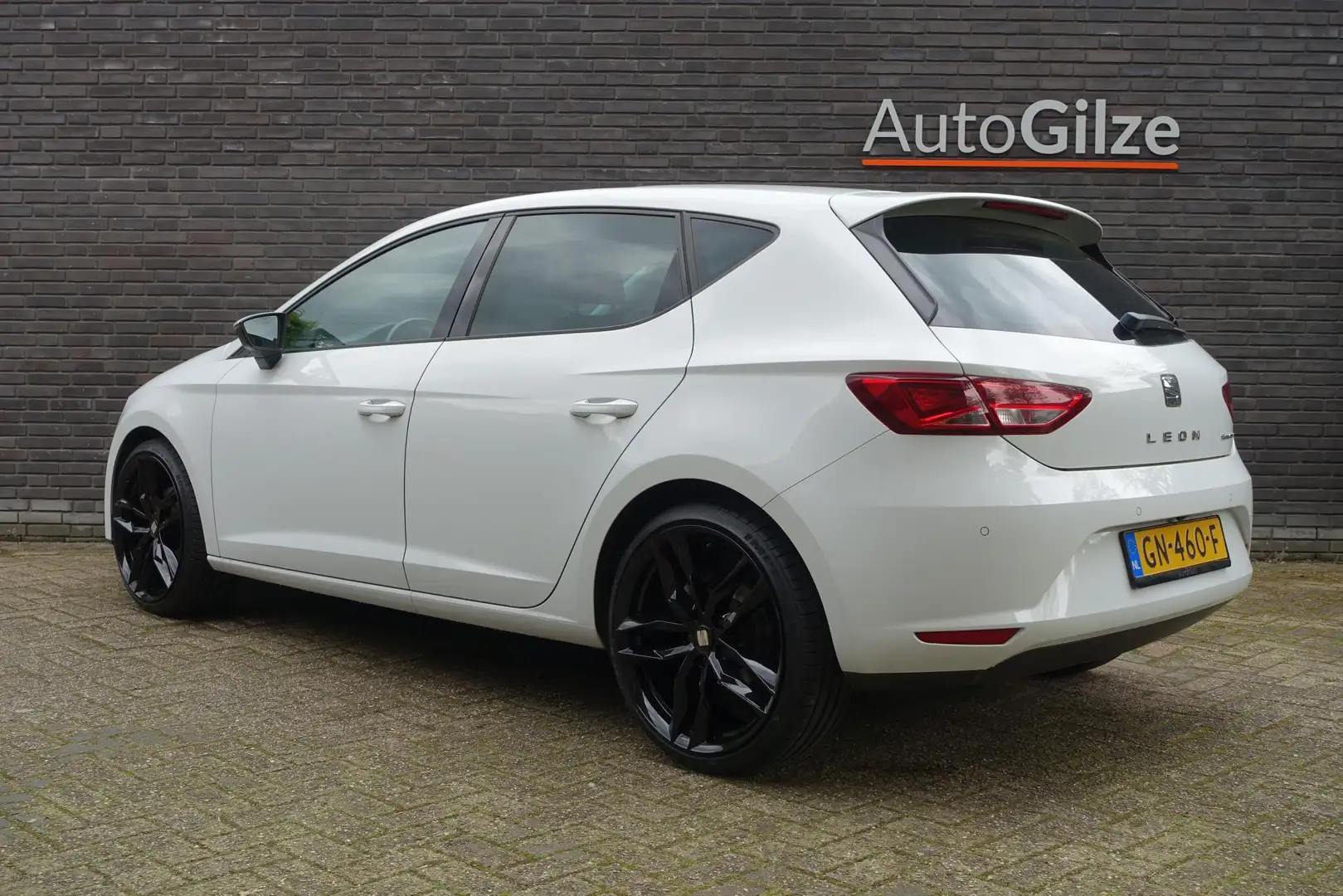 SEAT Leon 1.0 EcoTSI Style Connect l 19 Inch l Panorama l Ex Wit - 2