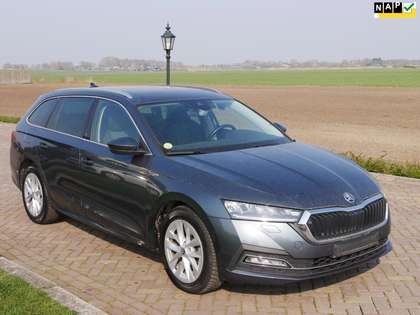 Skoda Octavia Combi 2.0 TDI 85kW CLEVER PANO CLIMA ** 10799 NETT