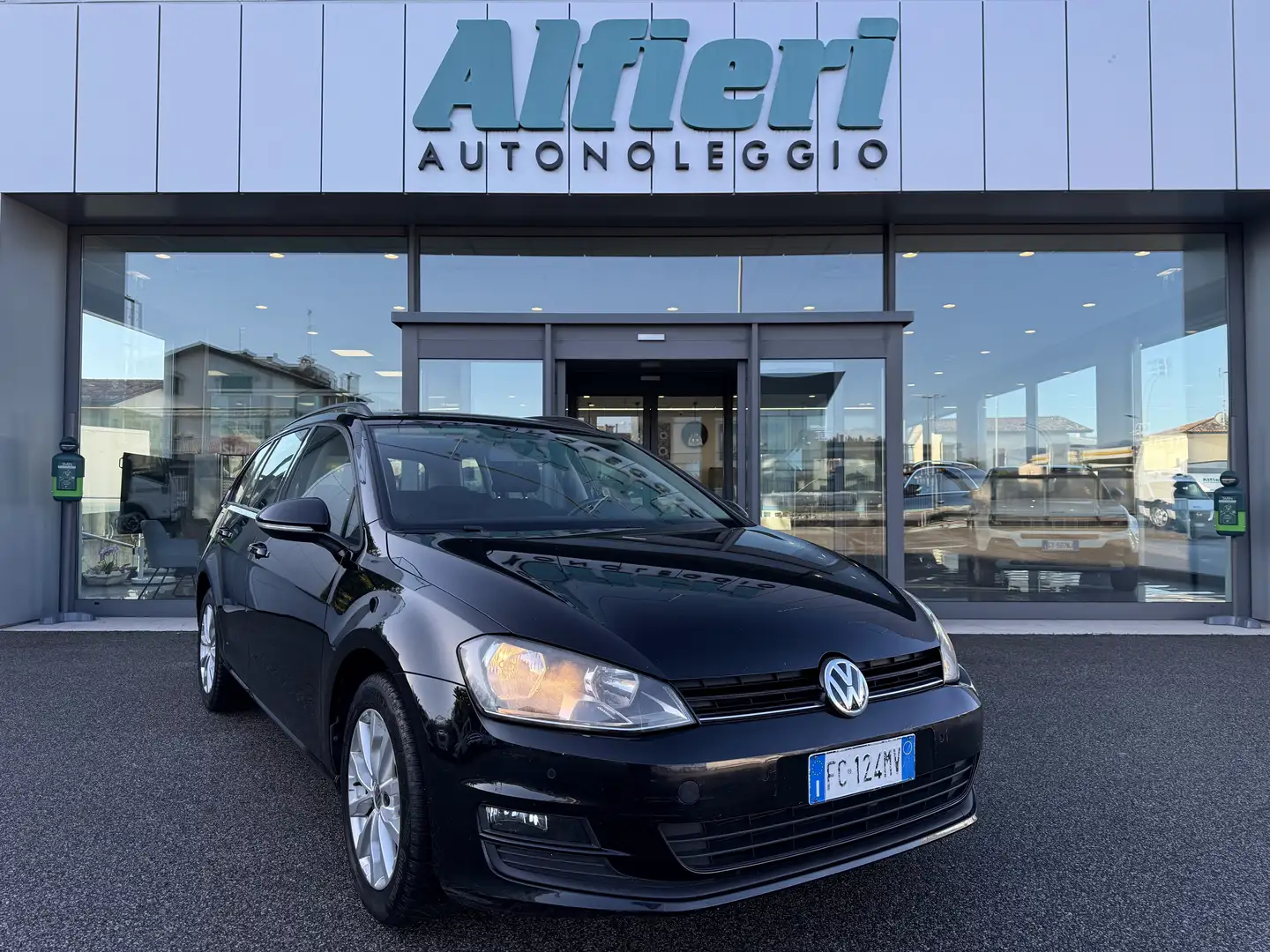 Volkswagen Golf Variant 1.6 tdi Comfortline Business 110cv VAN 4Posti IVA Nero - 1
