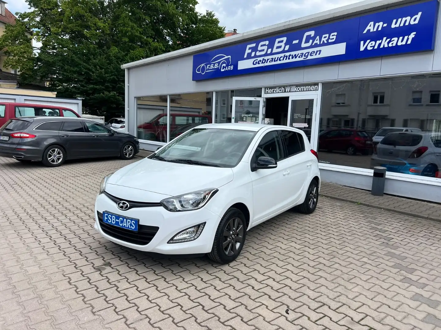 Hyundai i20 FIFA World Cup Edition Wit - 1