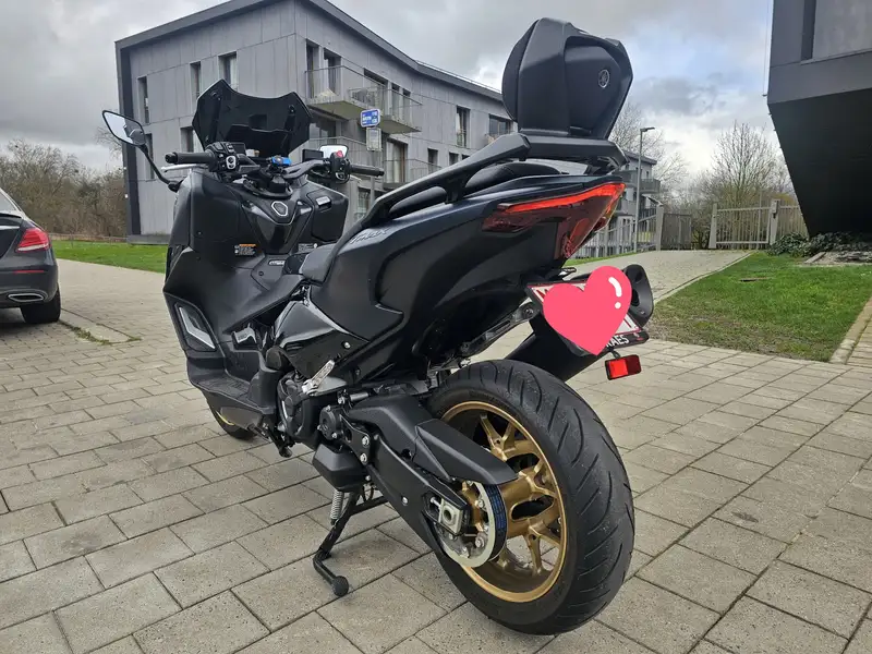 Yamaha TMAX 560 - foto 7