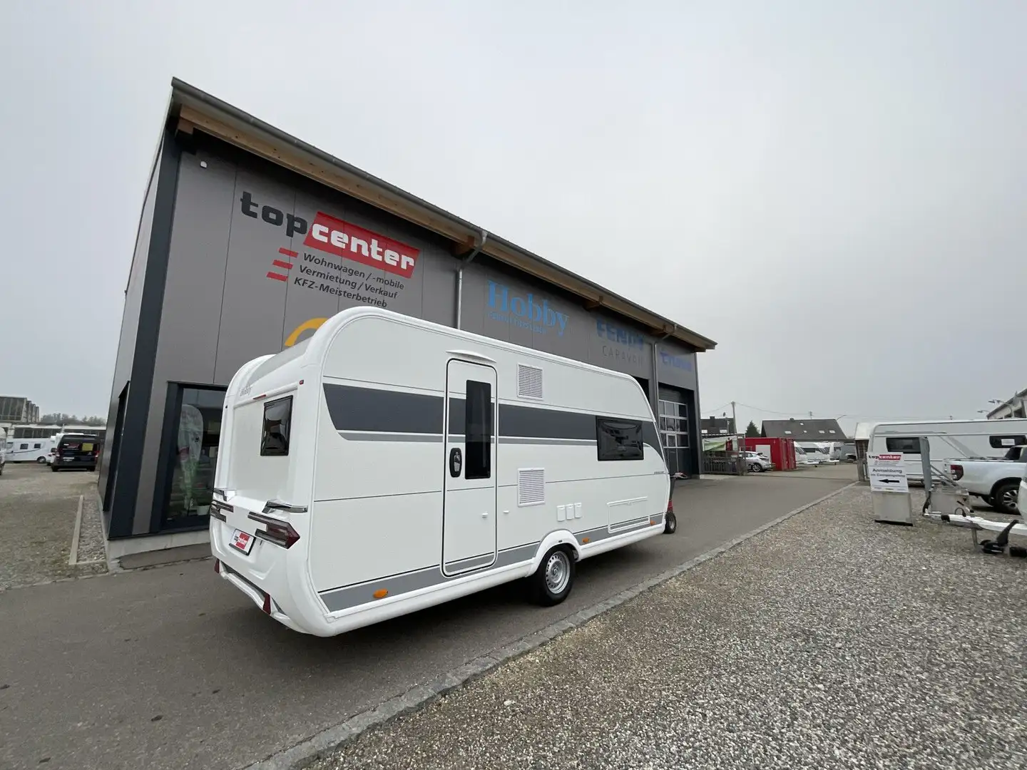 Hobby Excellent 460 SL 1500 Kg / Gas Außen / Mod. 2025 Weiß - 1