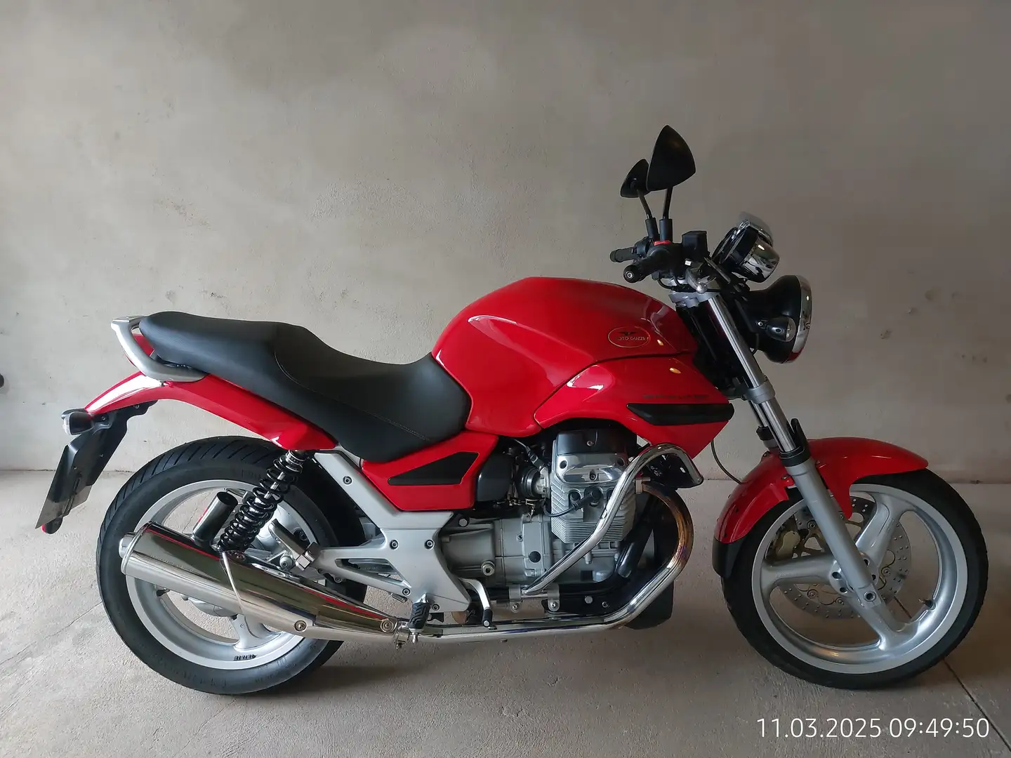 Moto Guzzi Breva 750 Tourer 750 i.E. Červená - 1