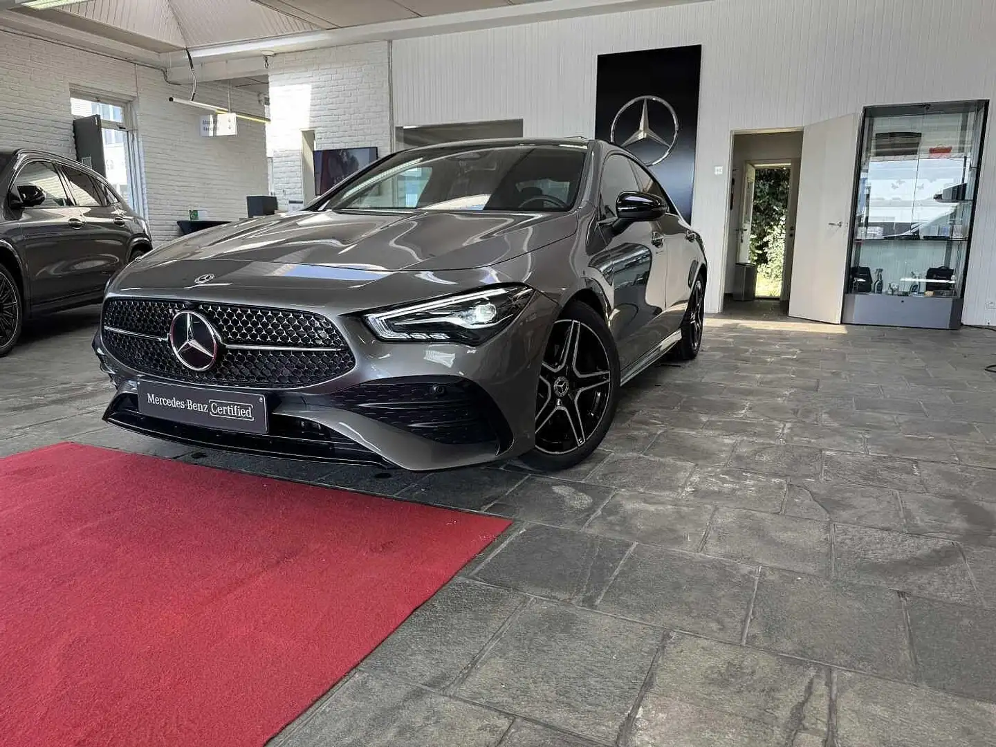 Mercedes-Benz CLA 180 Coupé Grijs - 2