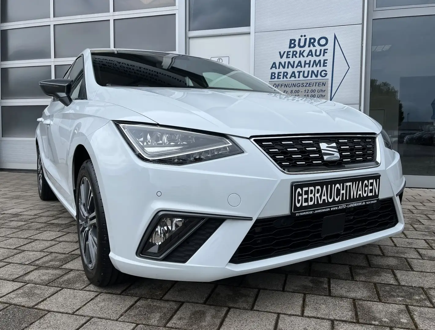 SEAT Ibiza 1.0 TSI XCELLENCE 2HD NAV DAB KAM LED 16" Weiß - 1