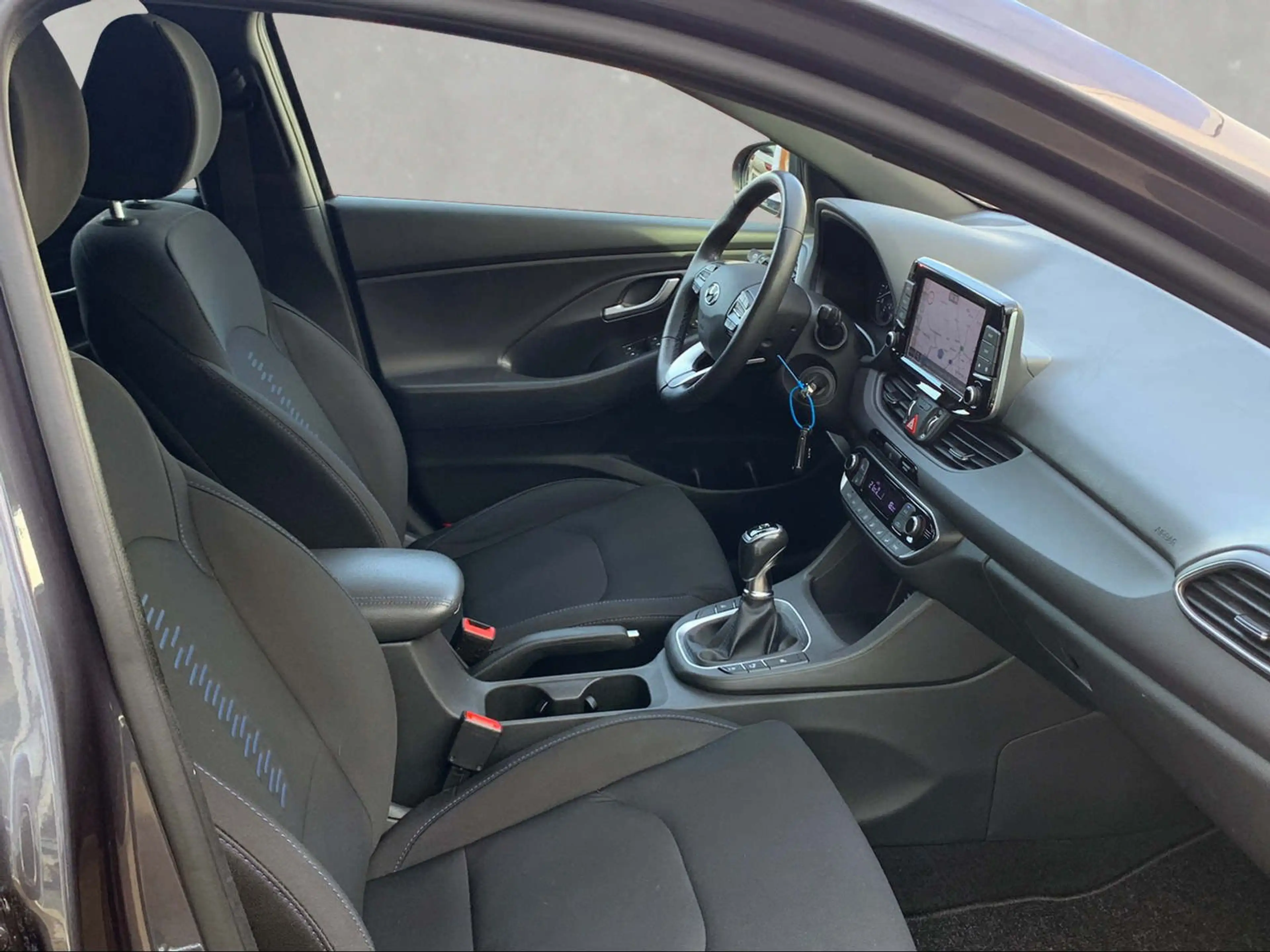 Hyundai i30 Passion + 1.Hand R-Kamera SHZ — photo 8