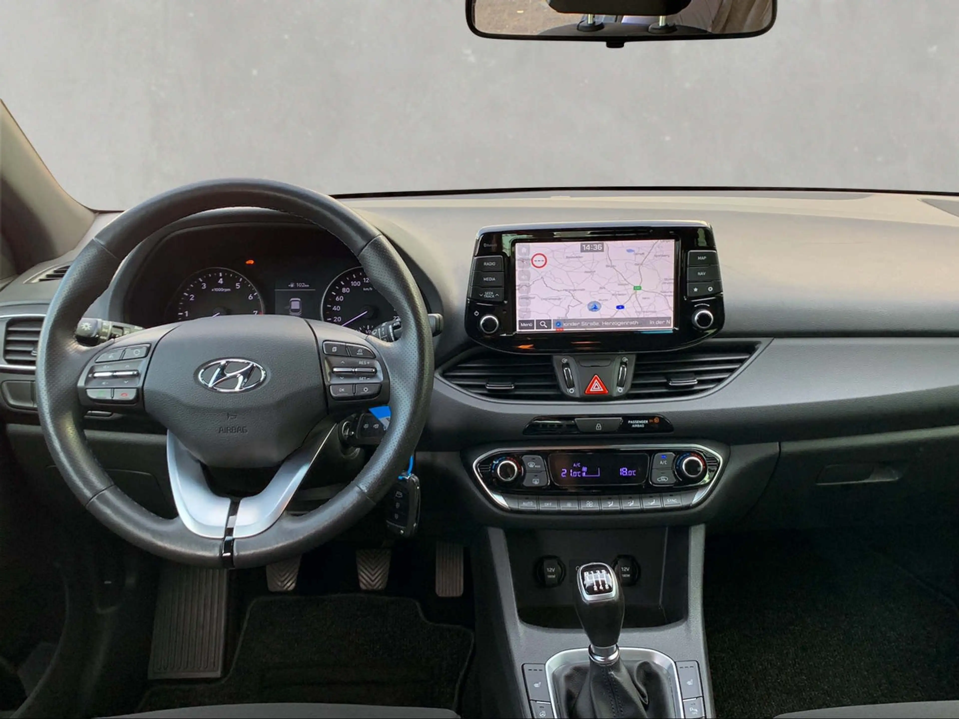 Hyundai i30 Passion + 1.Hand R-Kamera SHZ — photo 9