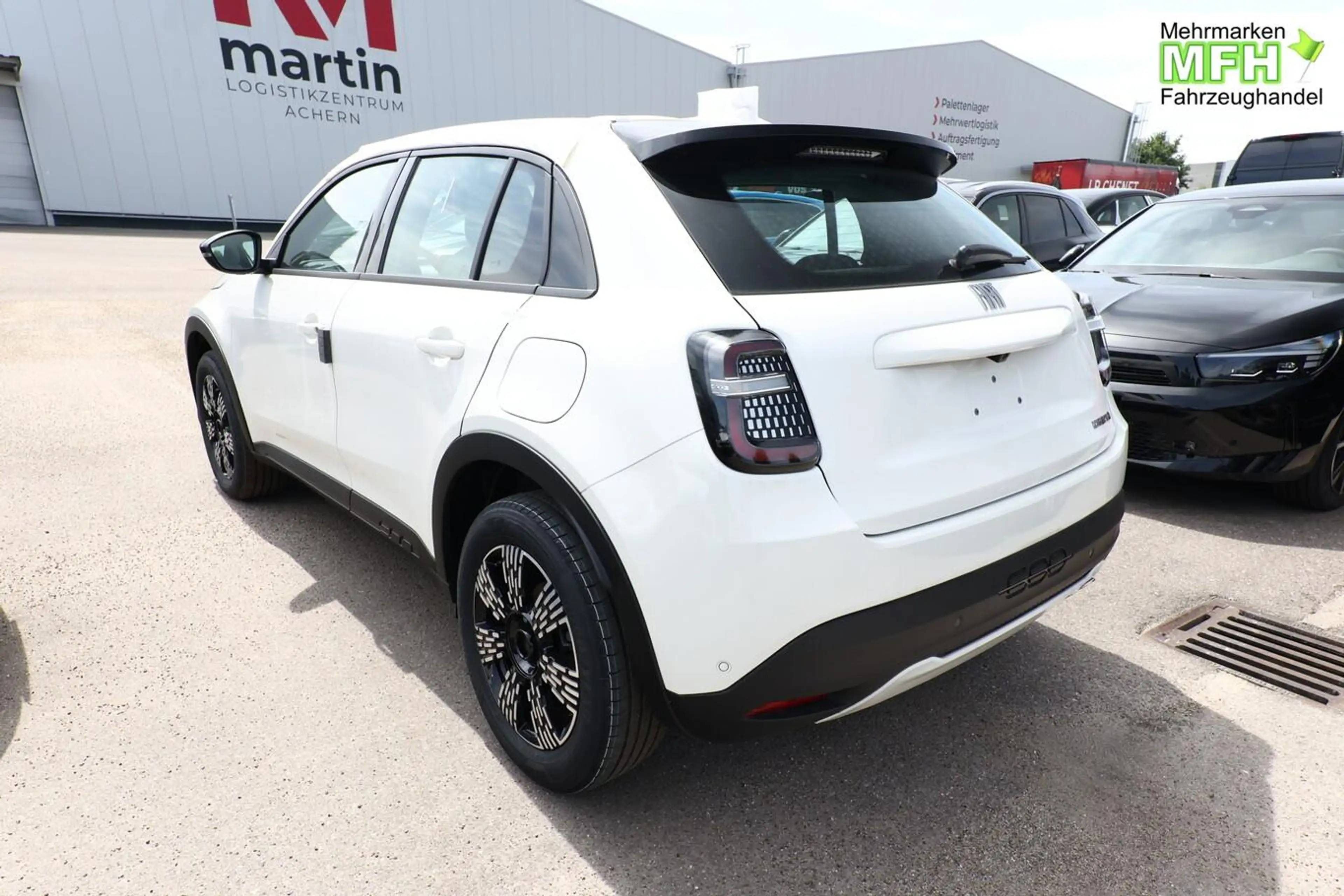 Fiat 600 Hybrid ICON SHZ Keyl Nav Kam 2xPDC LED CarP 100... — photo 3