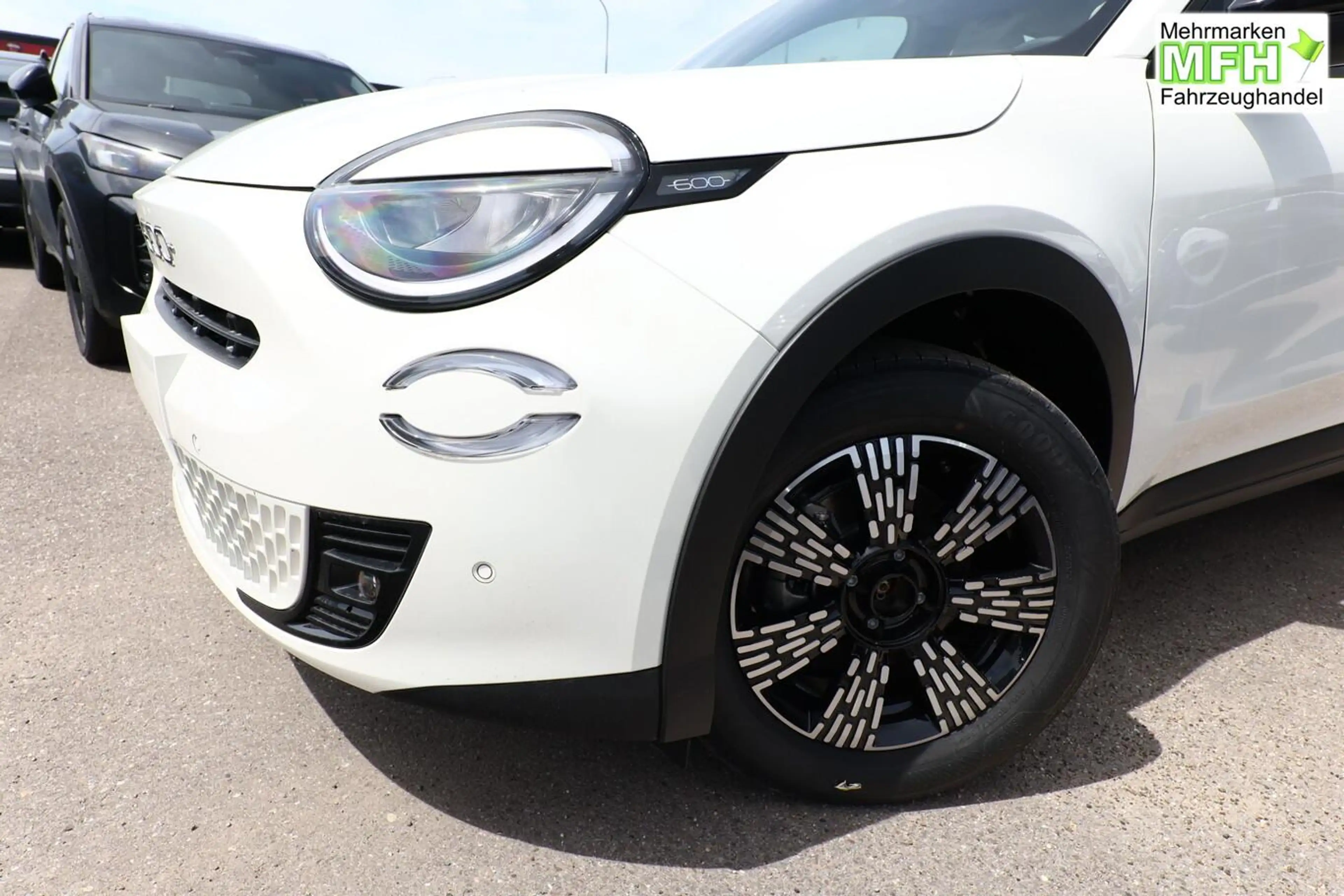 Fiat 600 Hybrid ICON SHZ Keyl Nav Kam 2xPDC LED CarP 100... — photo 4