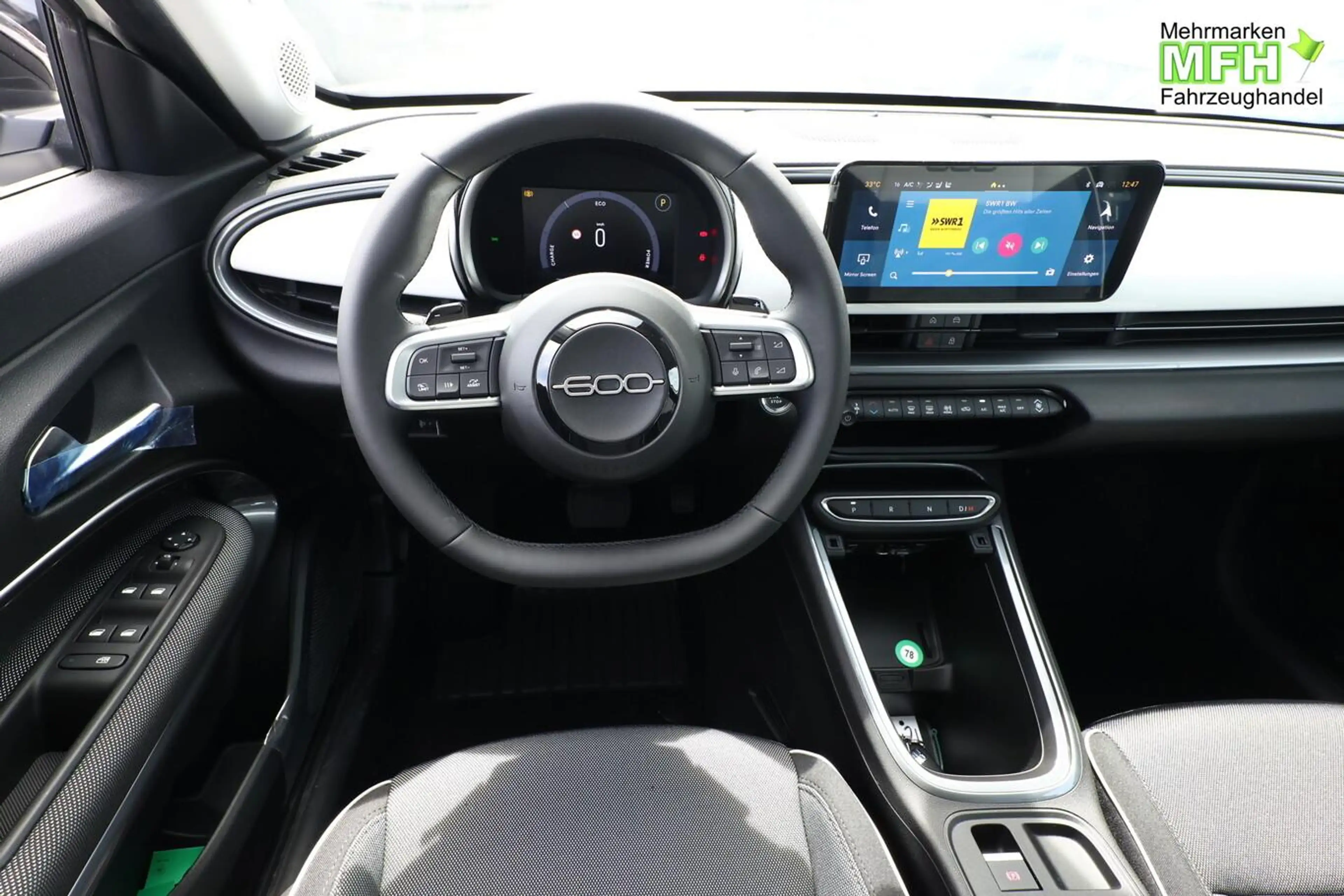 Fiat 600 Hybrid ICON SHZ Keyl Nav Kam 2xPDC LED CarP 100... — photo 6
