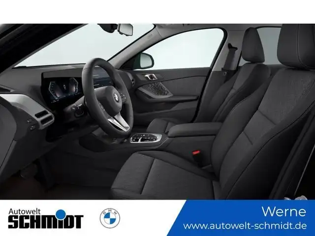 BMW 1 Series view 3