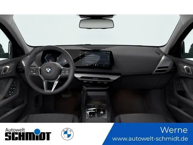 BMW 1 Series view 4