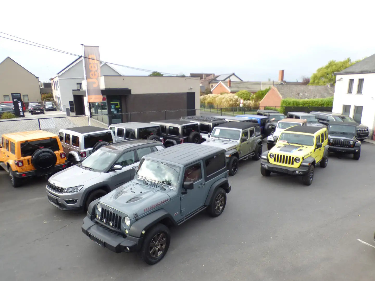 Jeep Wrangler **Black-Exclusive Edition **6900km**Phev Zwart - 1