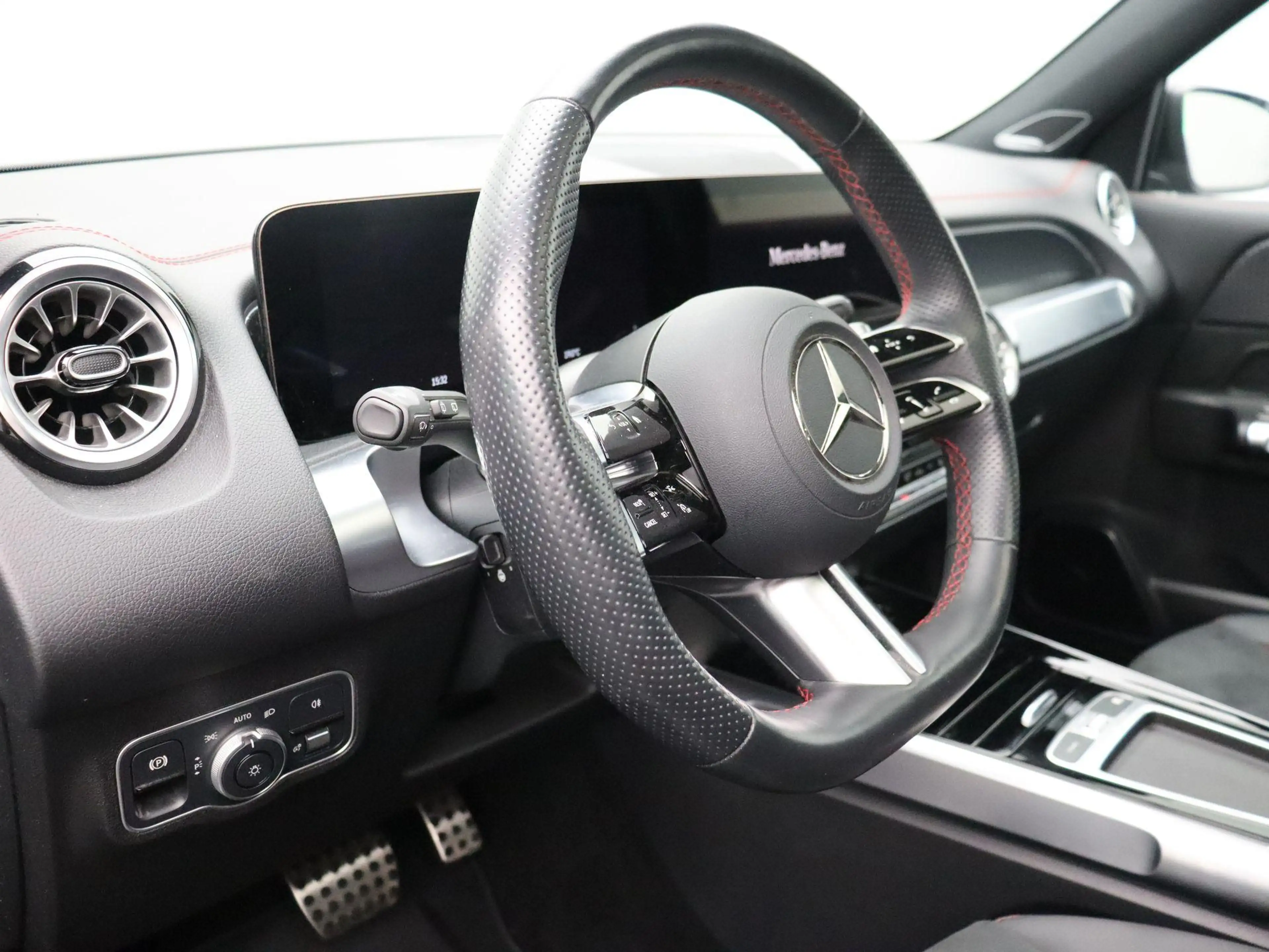 Mercedes-Benz EQB 250 250+ AMG Line + PANORAMISCH DAK + BURMESTER + CARP — photo 9