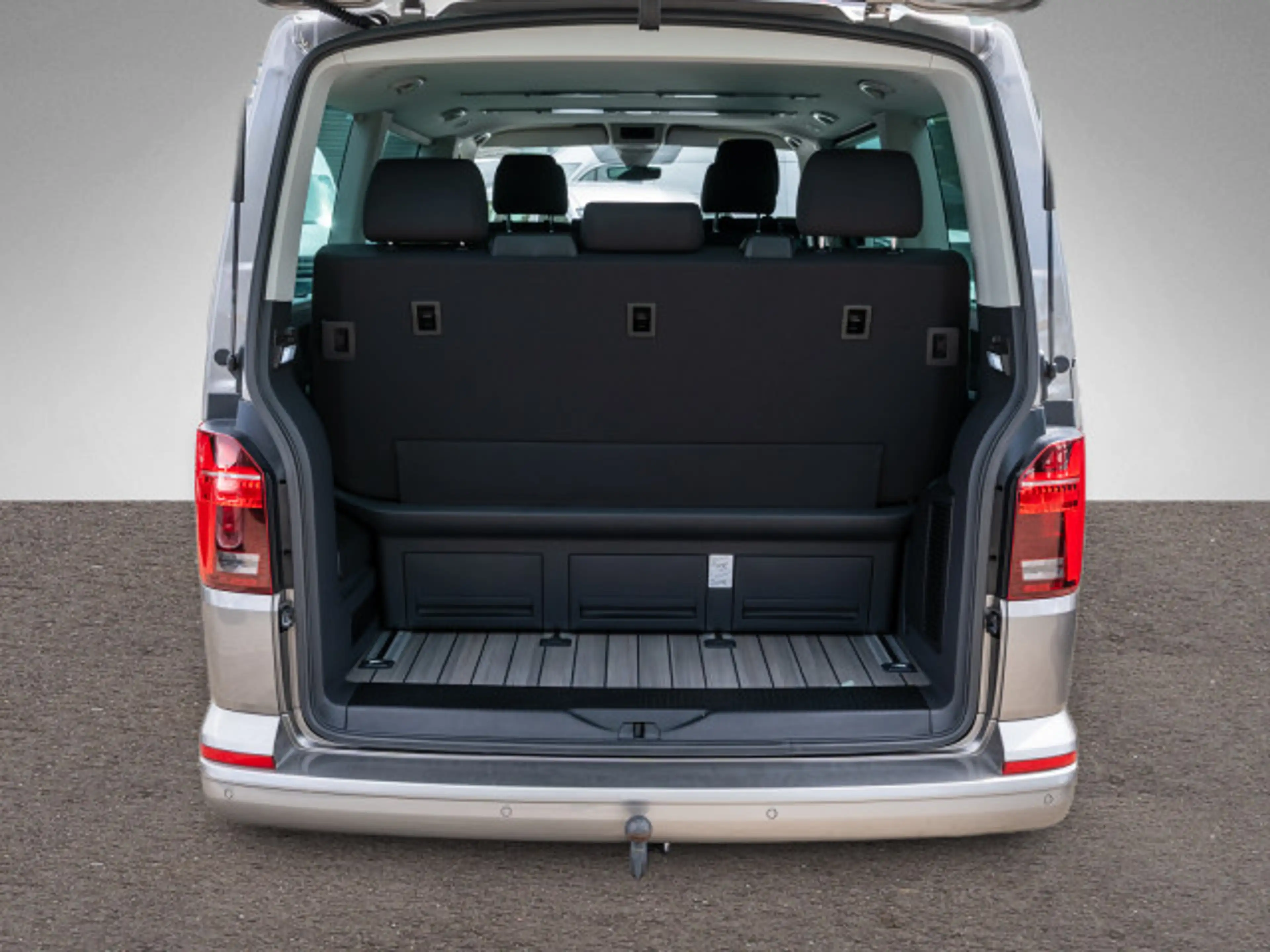 Volkswagen T6.1 Multivan Comfortline 2,0 TDI DSG Navi AHK — photo 9