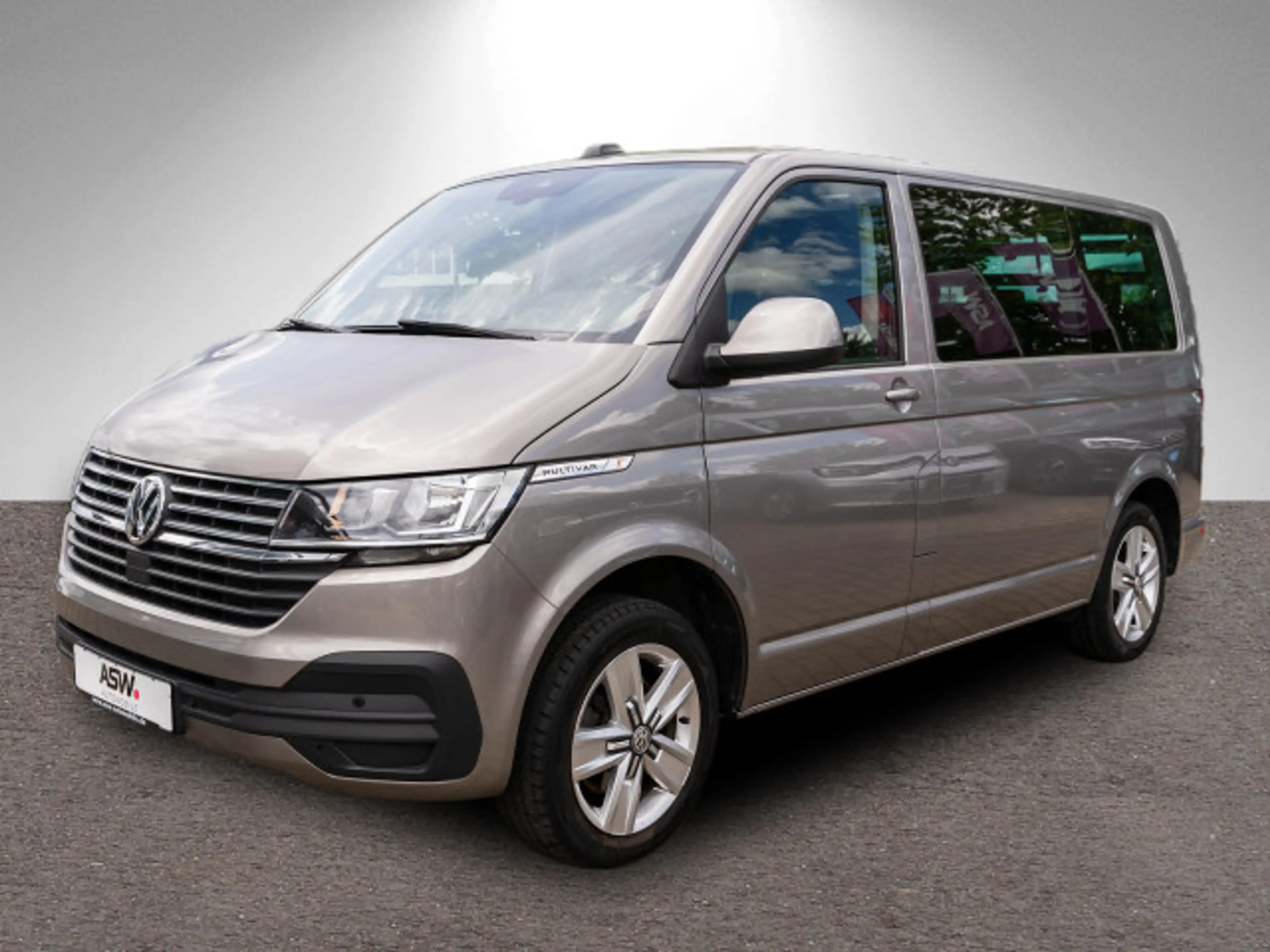Volkswagen T6.1 Multivan Comfortline 2,0 TDI DSG Navi AHK — photo 2
