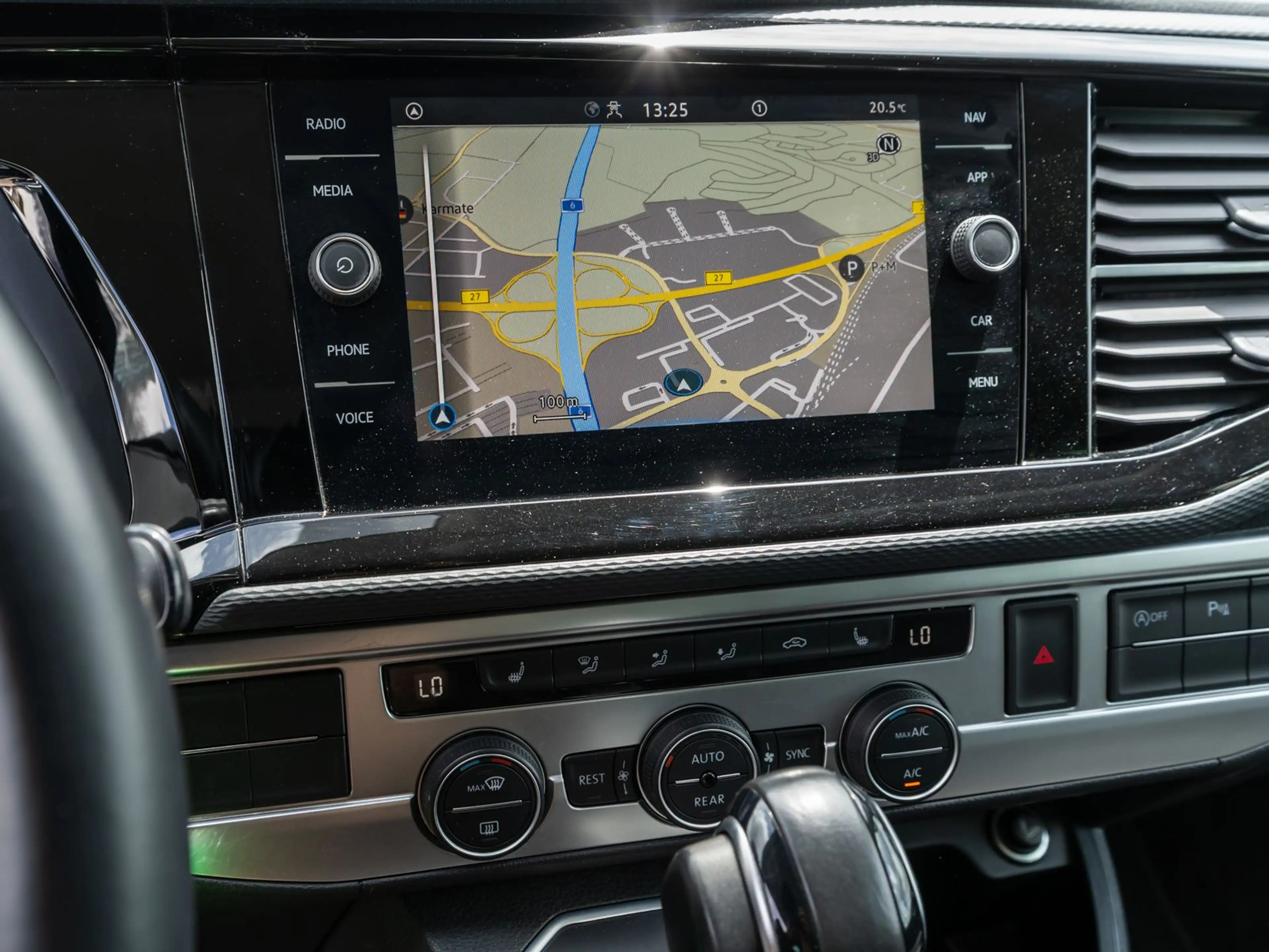 Volkswagen T6.1 Multivan Comfortline 2,0 TDI DSG Navi AHK — photo 13