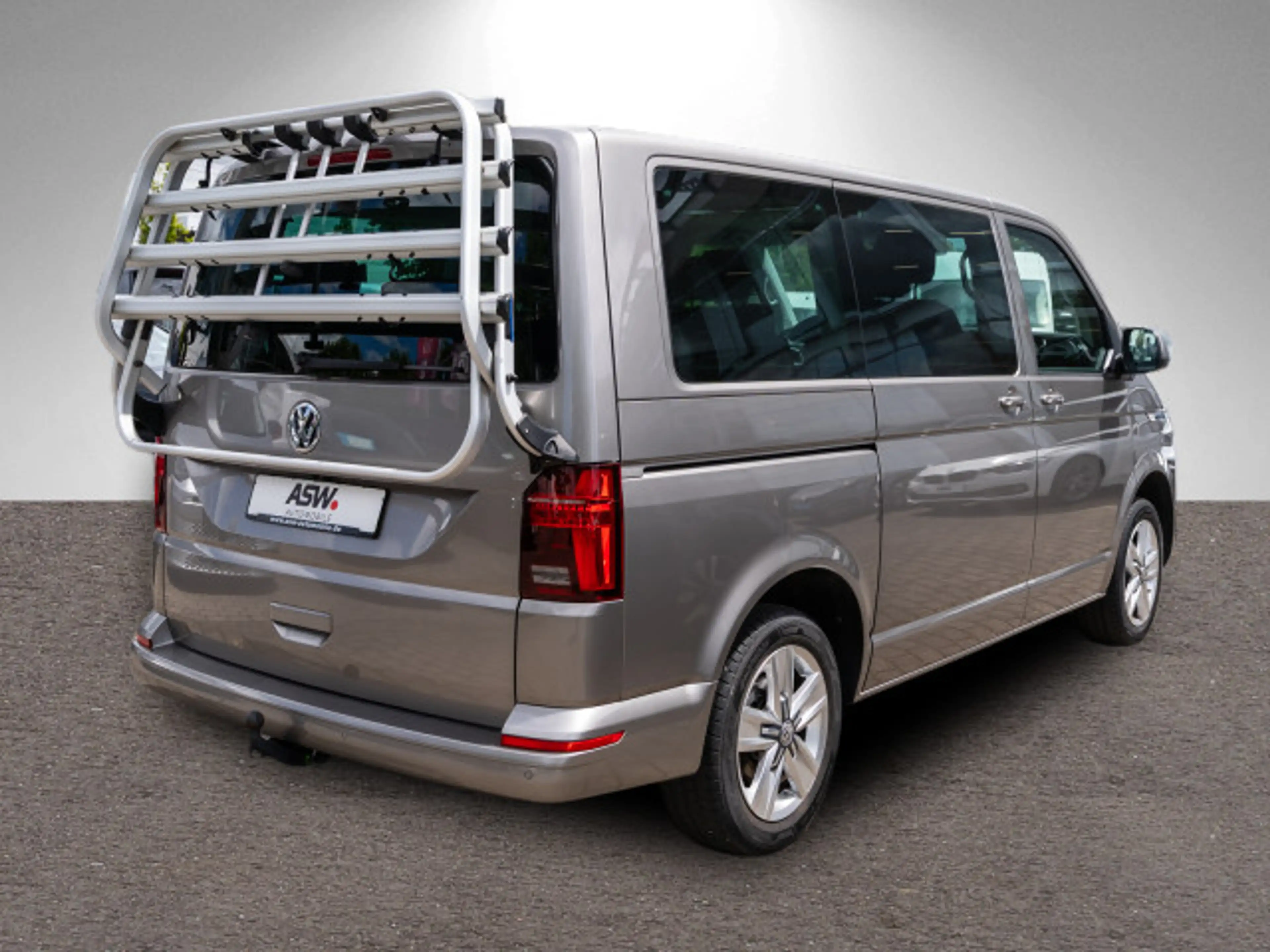 Volkswagen T6.1 Multivan Comfortline 2,0 TDI DSG Navi AHK — photo 3