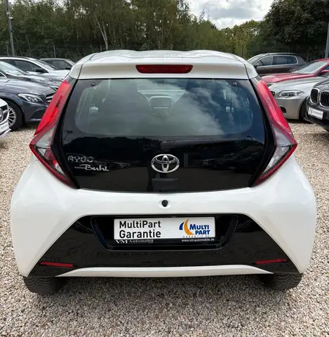 Toyota Aygo view 13