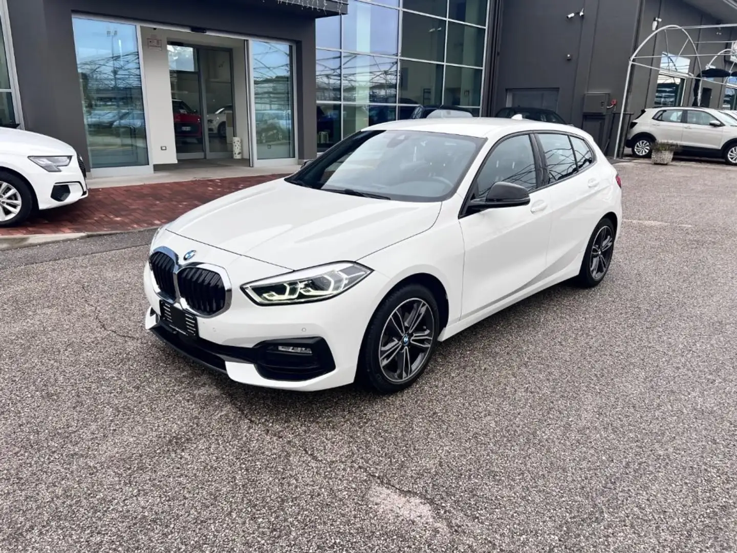 BMW 118 i 5p. Sport Automatica Bianco - 1