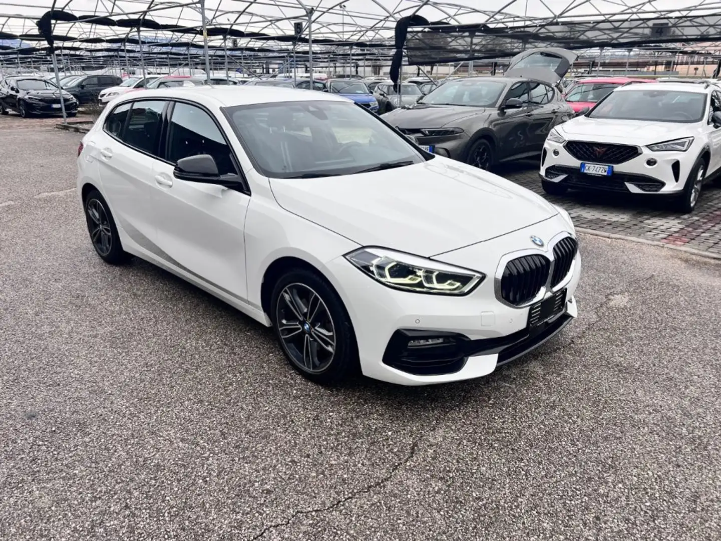 BMW 118 i 5p. Sport Automatica Bianco - 2