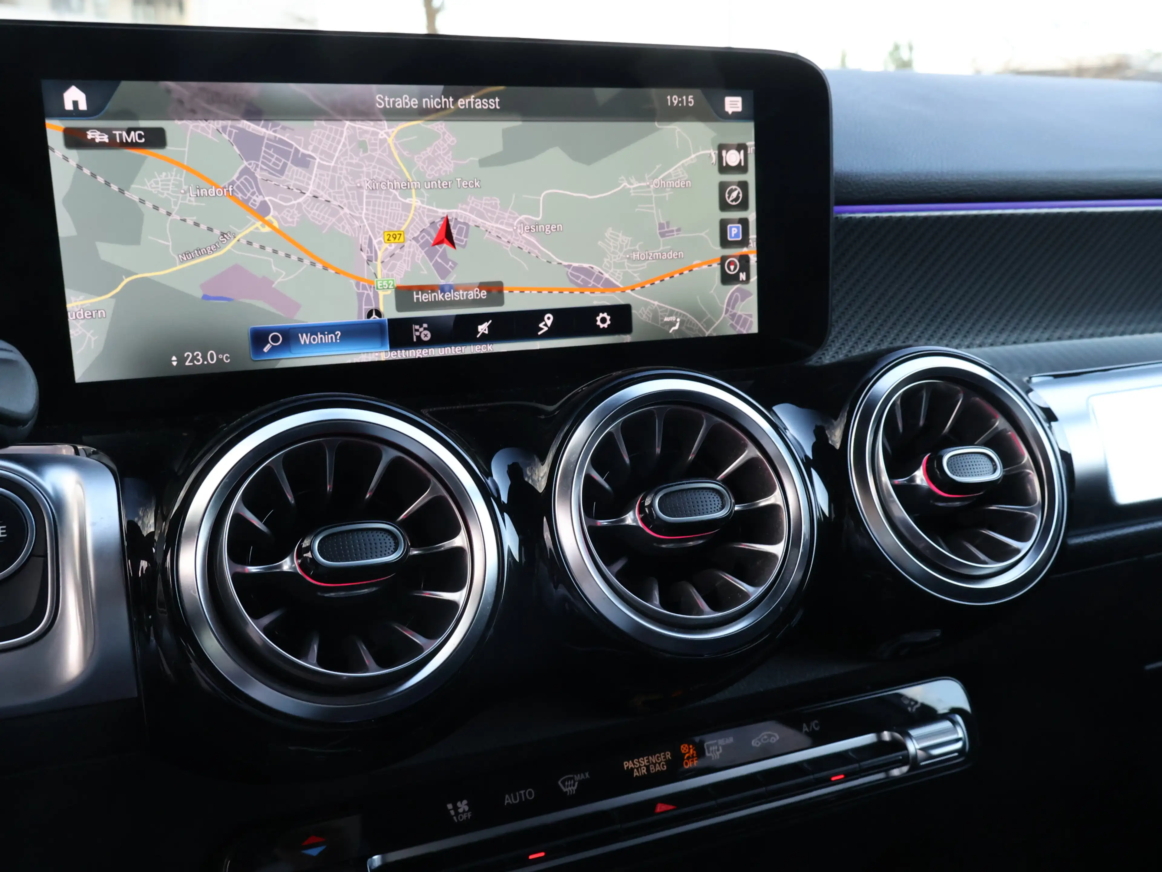 Mercedes-Benz GLB 220 d AMG-NightP.-Distronic-AHK-Kamera-Ambie — photo 14