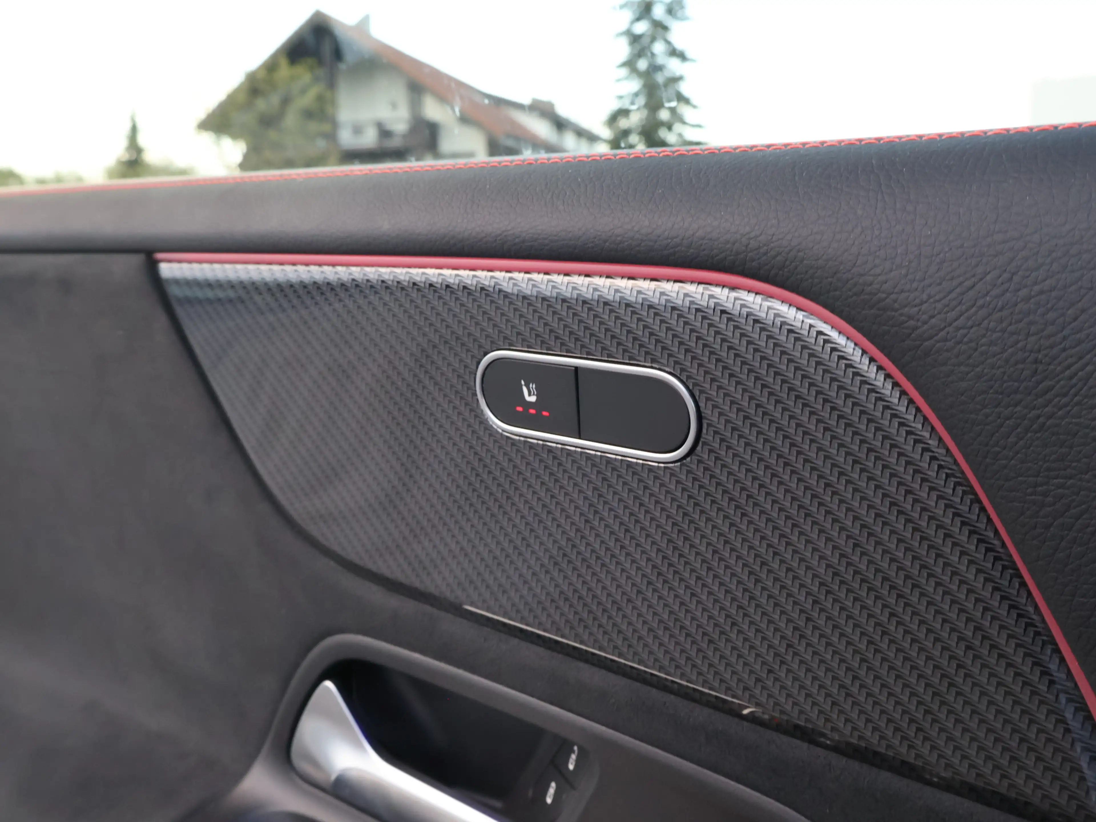 Mercedes-Benz GLB 220 d AMG-NightP.-Distronic-AHK-Kamera-Ambie — photo 12