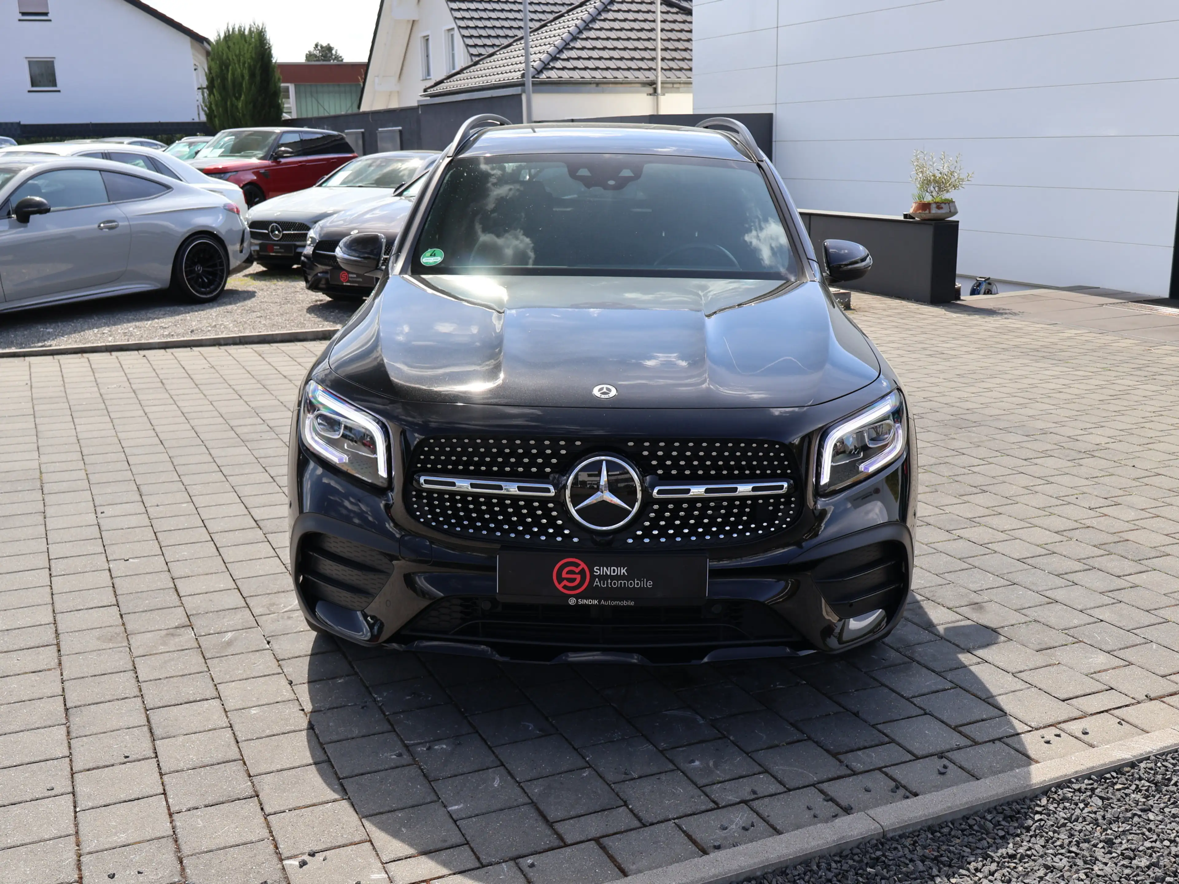 Mercedes-Benz GLB 220 d AMG-NightP.-Distronic-AHK-Kamera-Ambie — photo 4