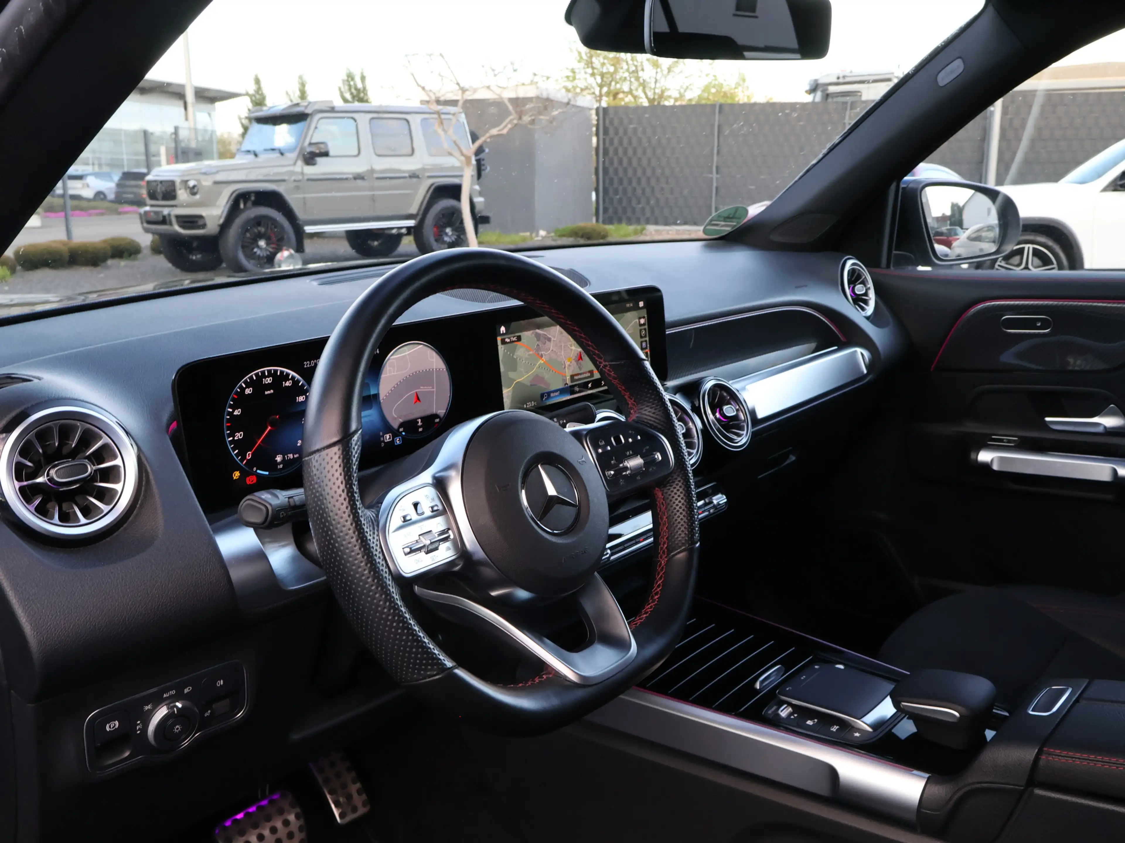 Mercedes-Benz GLB 220 d AMG-NightP.-Distronic-AHK-Kamera-Ambie — photo 13