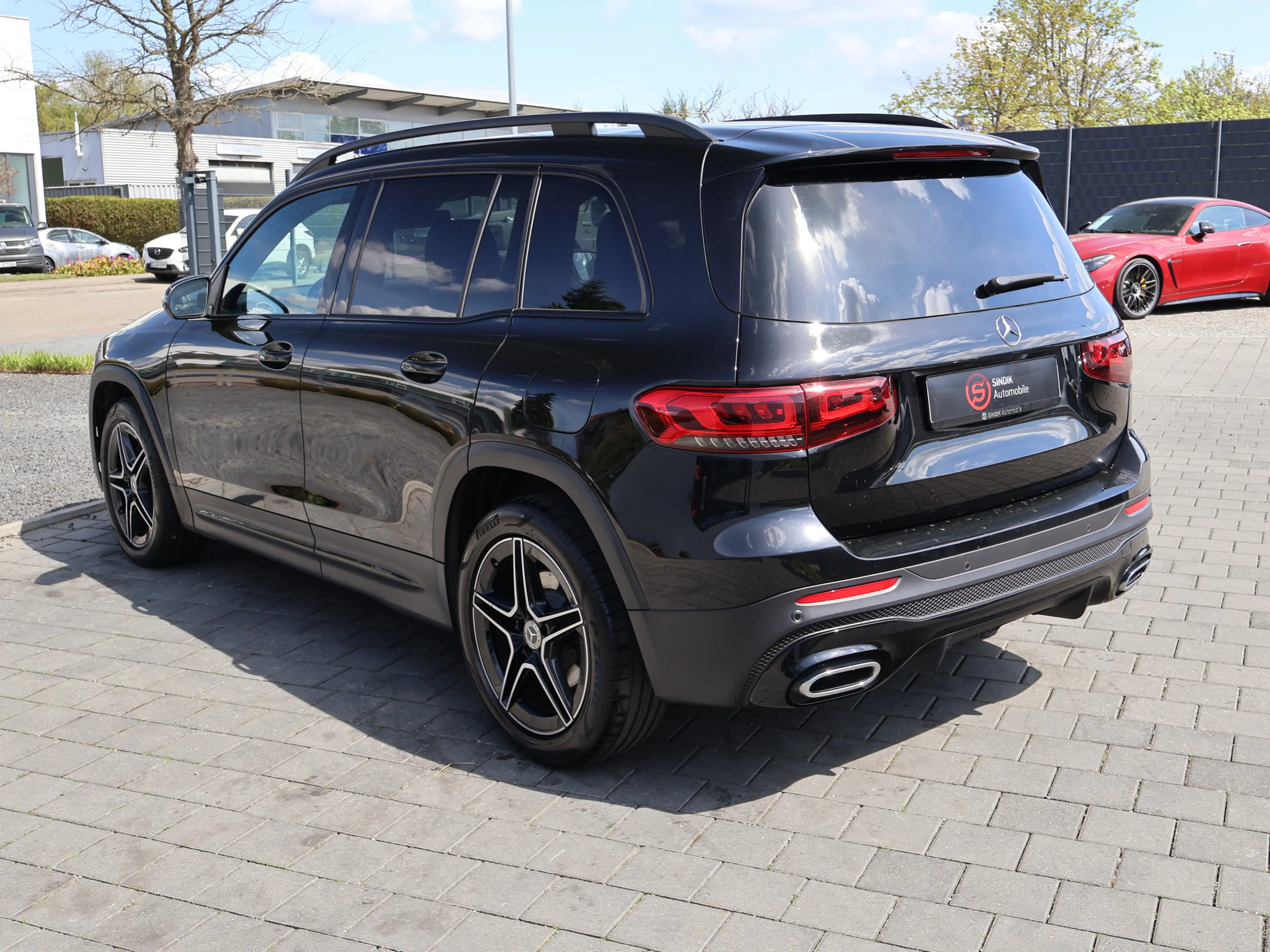 Mercedes-Benz GLB 220 d AMG-NightP.-Distronic-AHK-Kamera-Ambie — photo 7