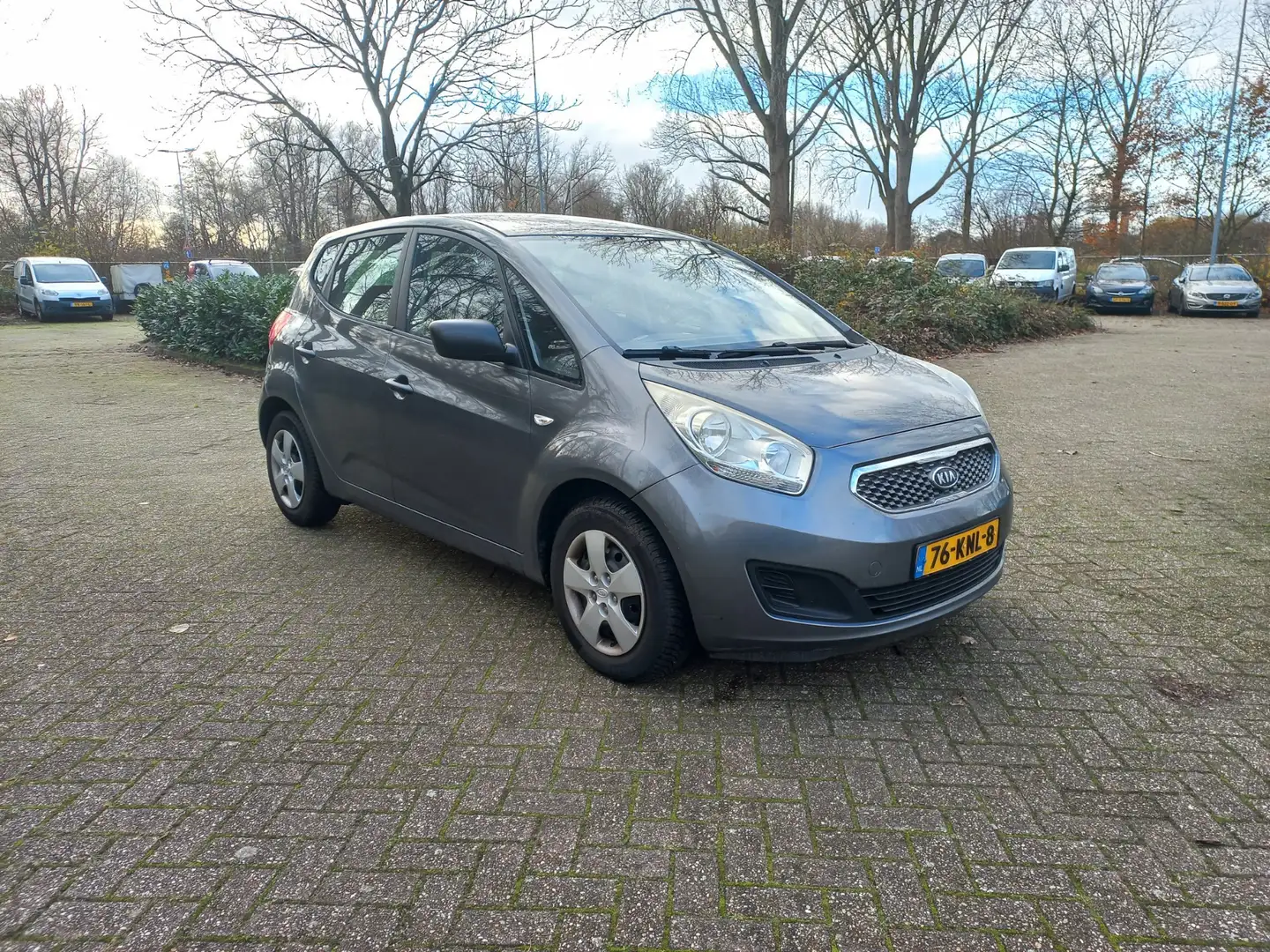 Kia Venga 1.4 CVVT X-tra Airco 5drs NAP Airco Grijs - 1