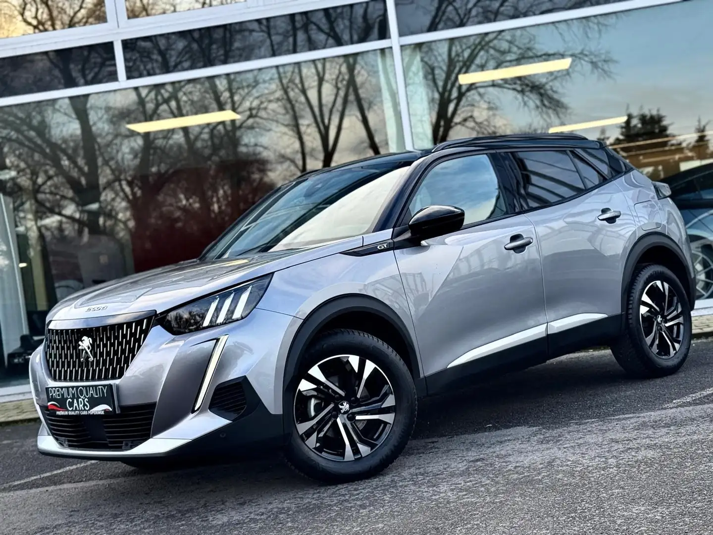 Peugeot 2008 GT-LINE / PANODAK / CARPLAY / SFEERLICHT / KEYLESS Gris - 2