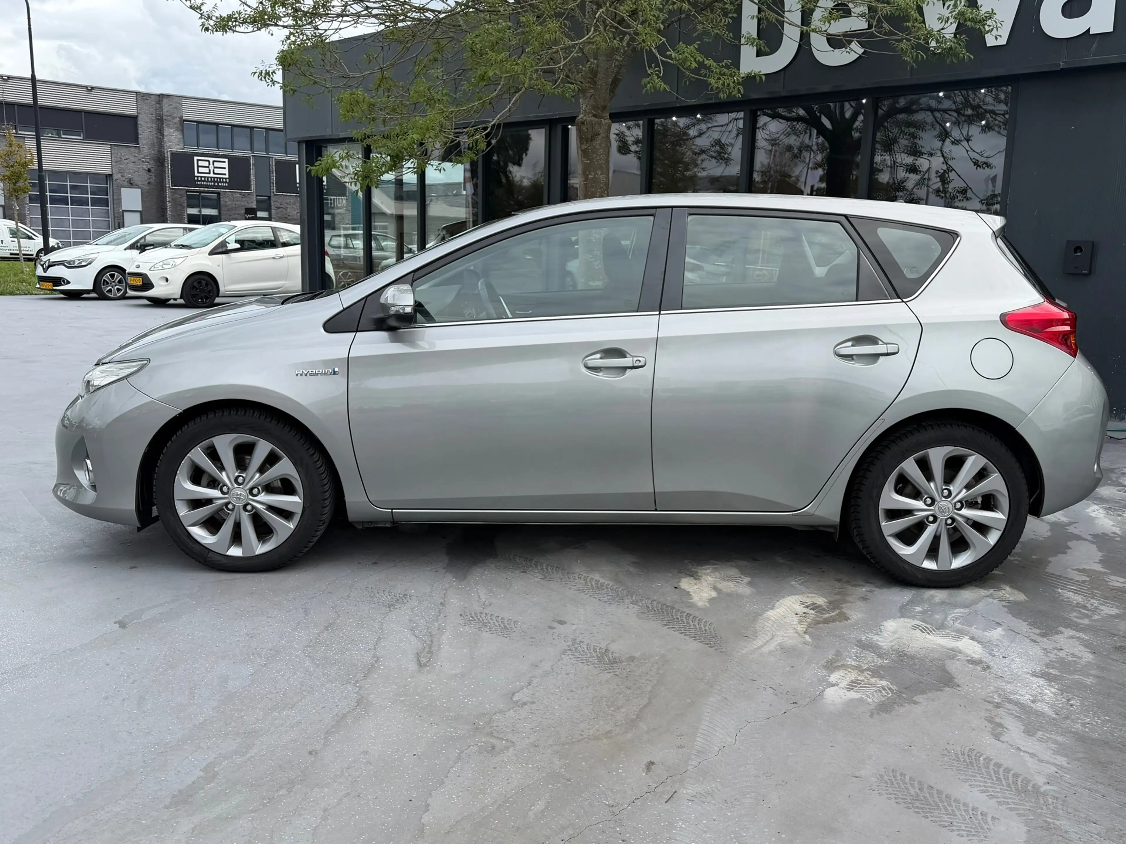 Toyota Auris 1.8 Hybrid Lease/hybride/automaat/airco/cruise/cam — photo 2