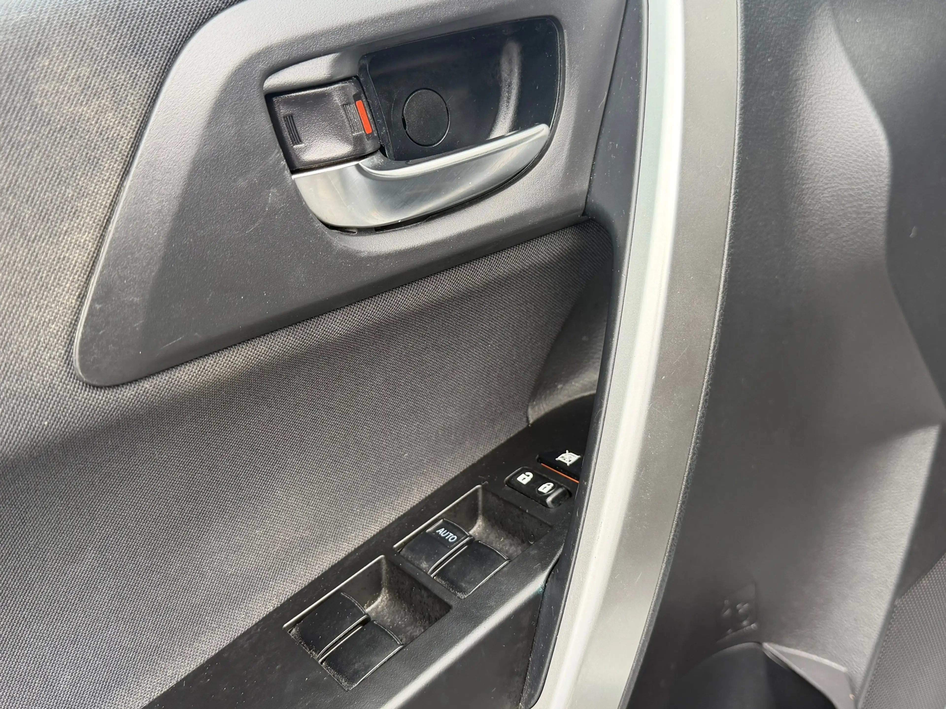 Toyota Auris 1.8 Hybrid Lease/hybride/automaat/airco/cruise/cam — photo 12