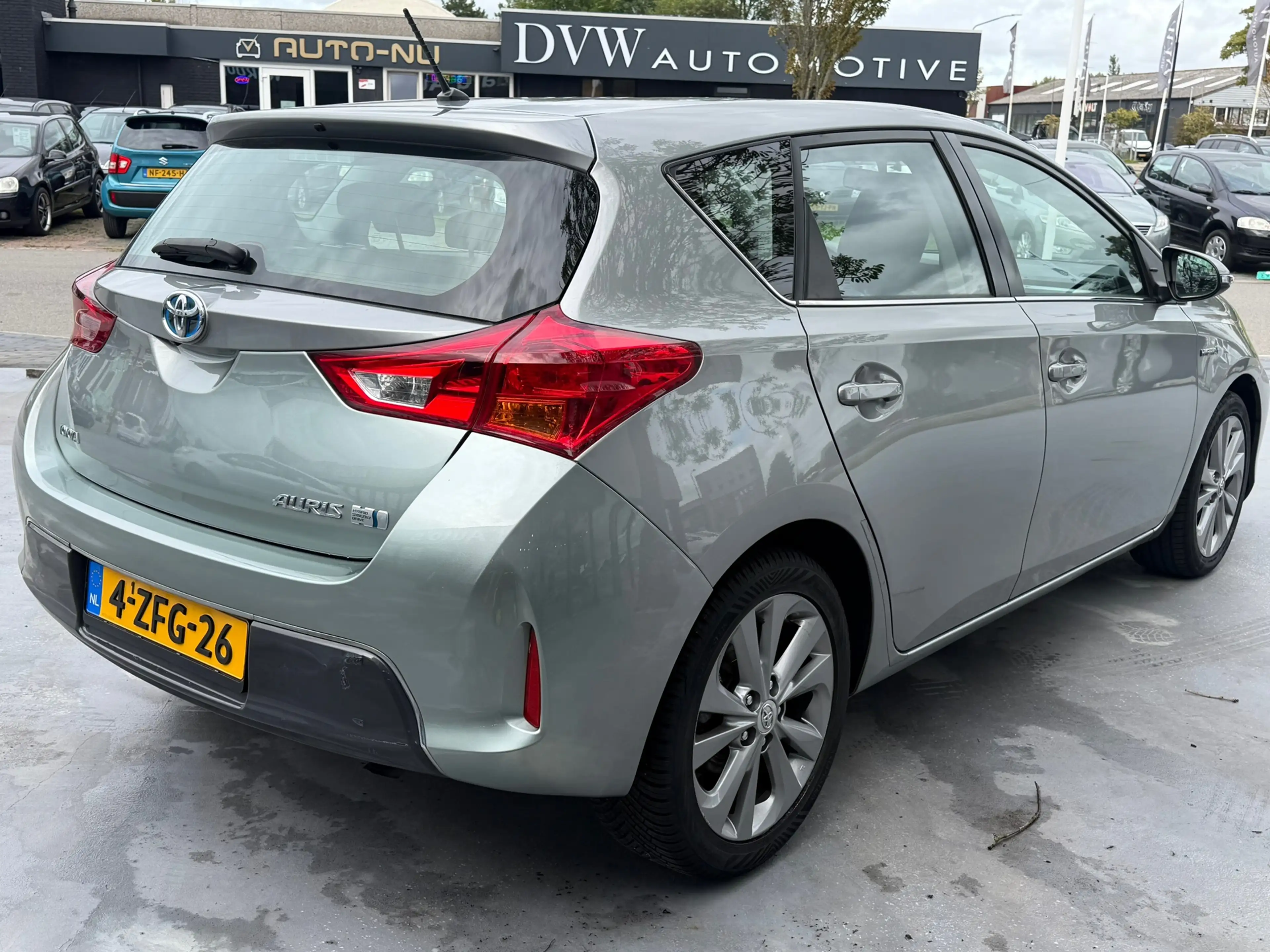 Toyota Auris 1.8 Hybrid Lease/hybride/automaat/airco/cruise/cam — photo 5