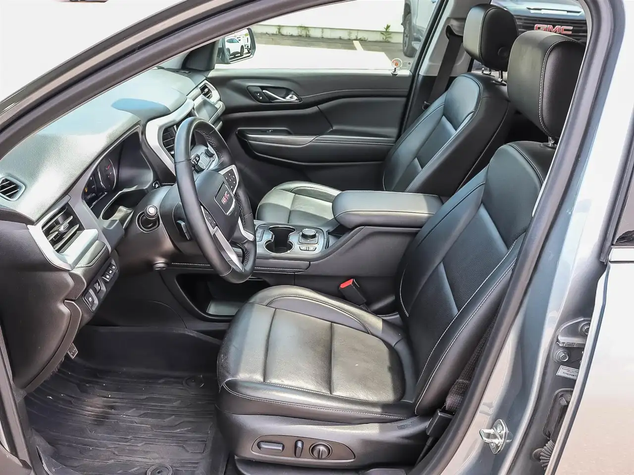 GMC Acadia снимка GMC Acadia