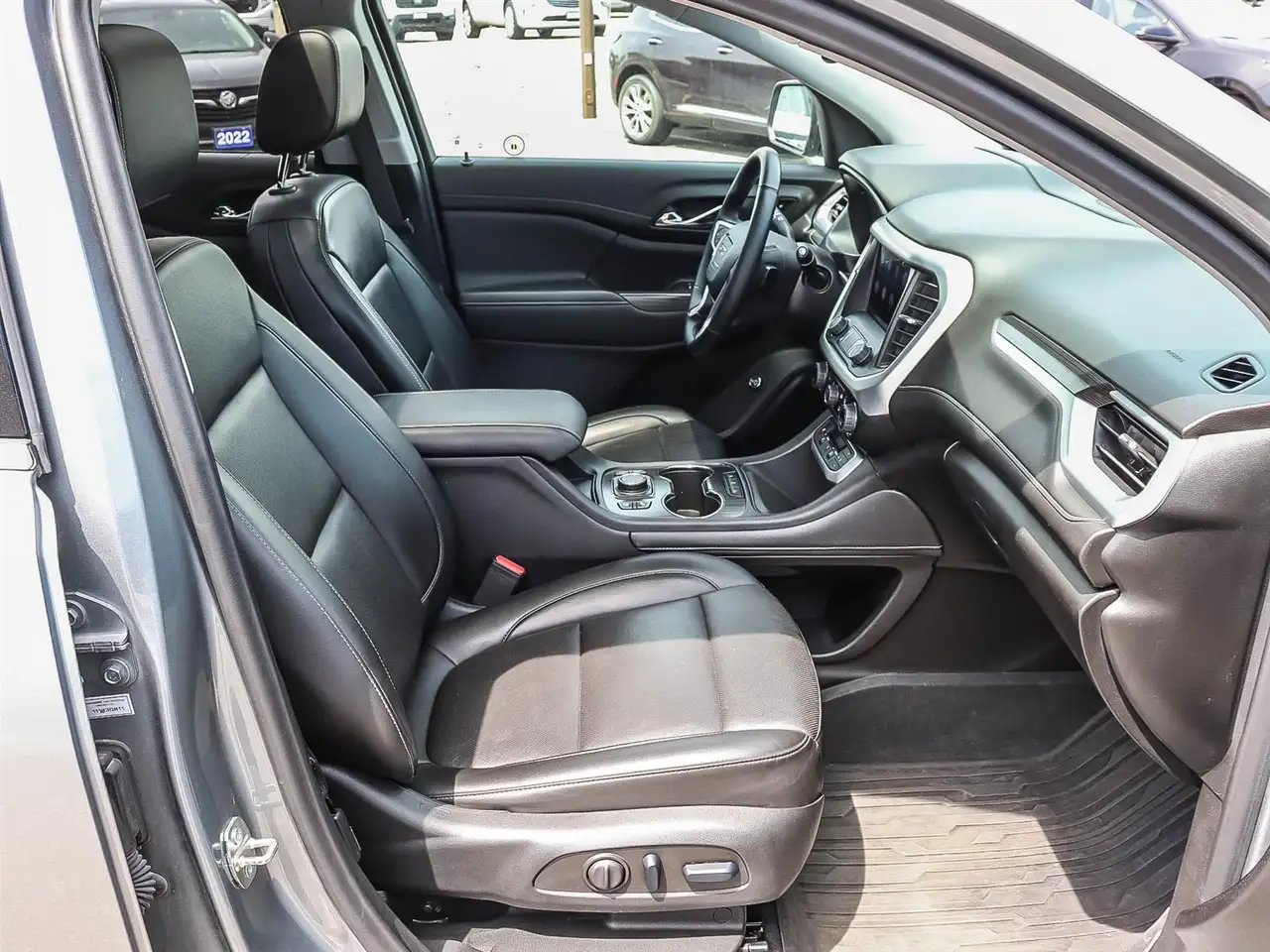 GMC Acadia снимка GMC Acadia